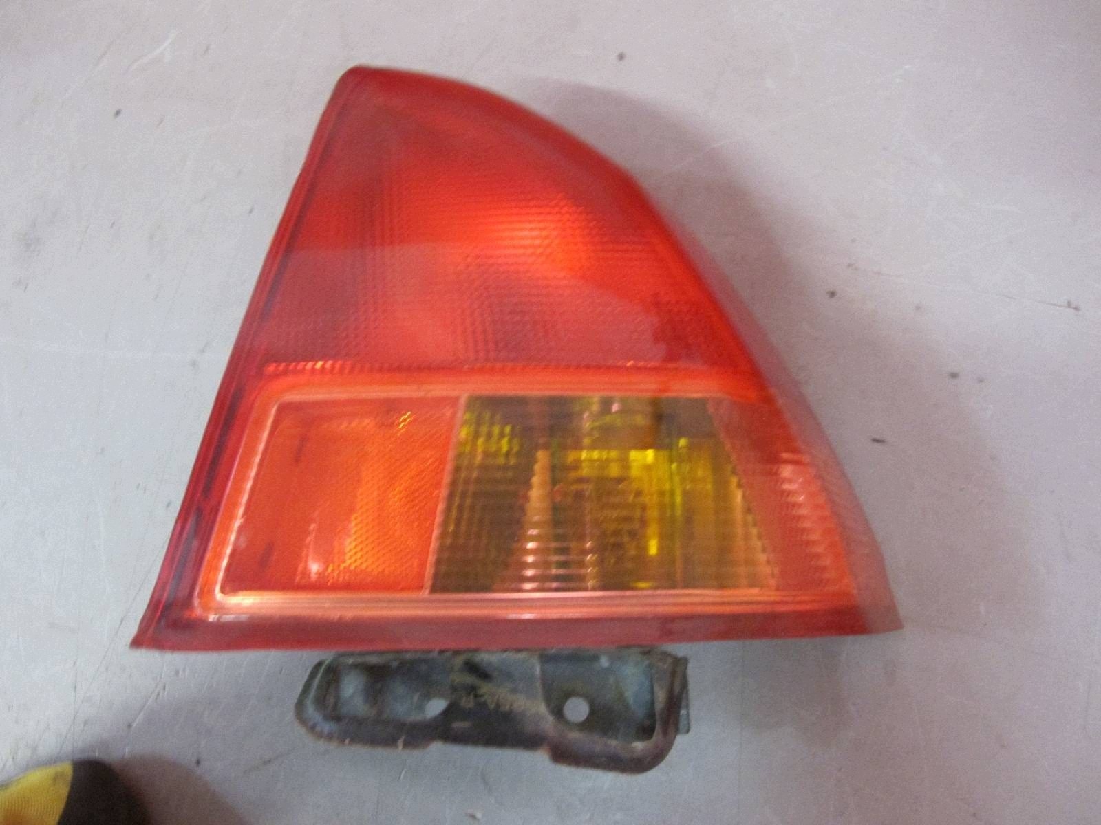 HONDA CIVIC 7 VII ES4 sedan 00-04 light right rear part rear W fender EUROPA
