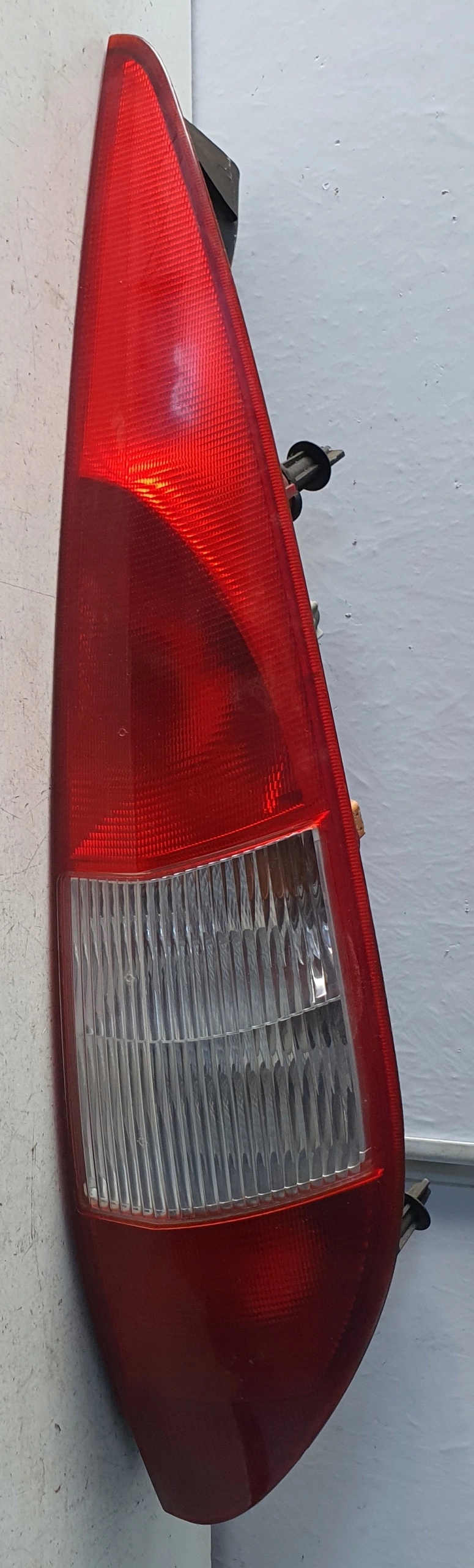 light right rear part Ford Mondeo Mk3 kombi