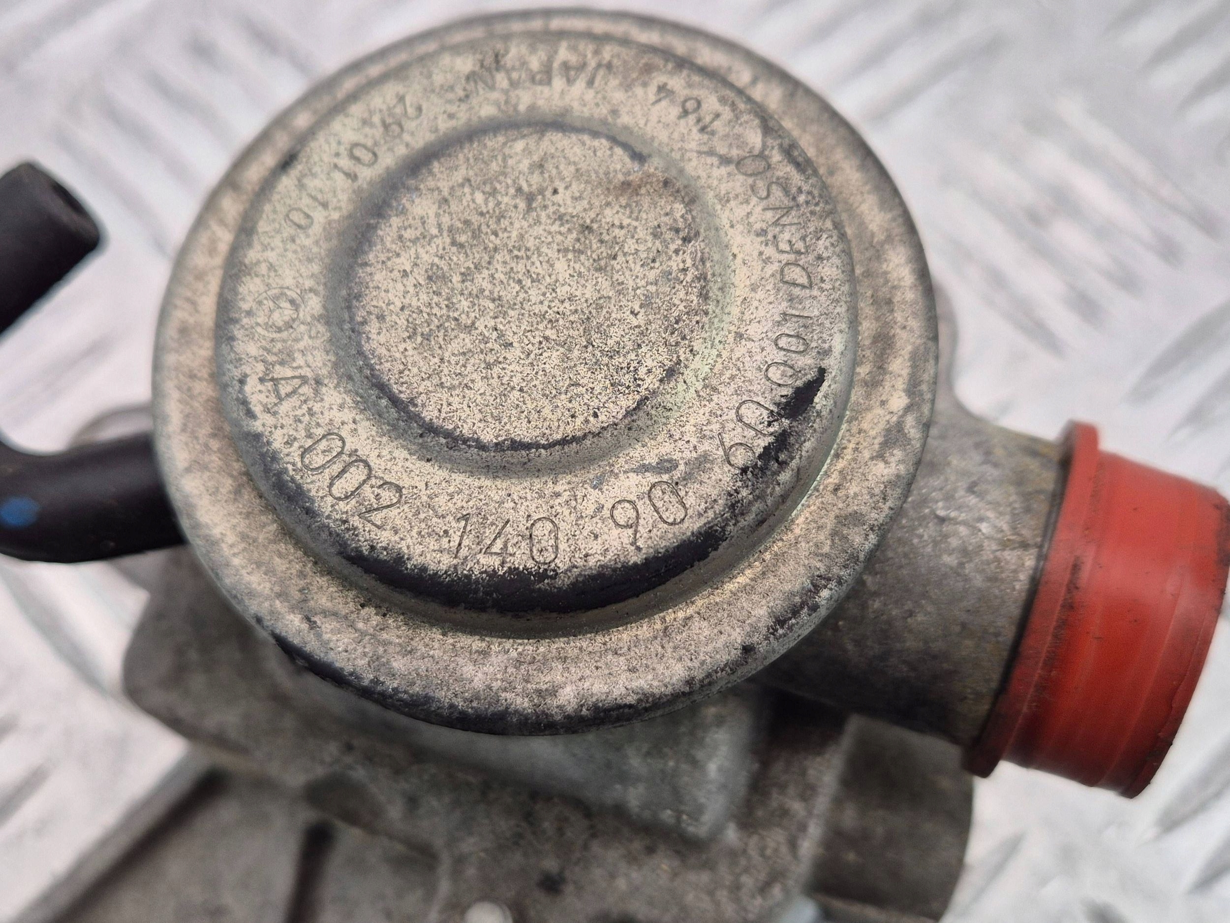 Mercedes C200 CGI W204 EGR valve A0021409060