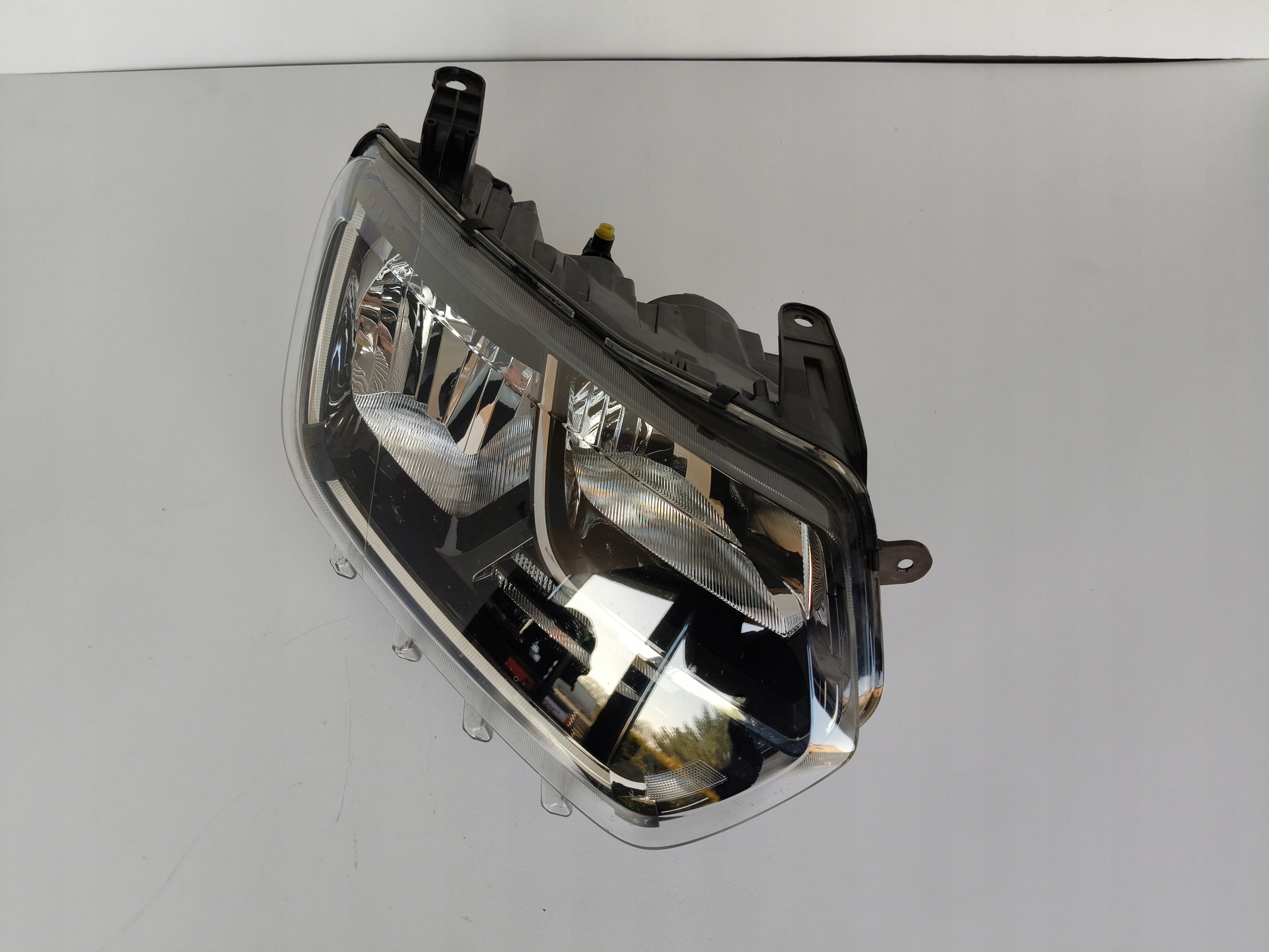 light right REFLEKTOR DACIA DUSTER II 17- LED