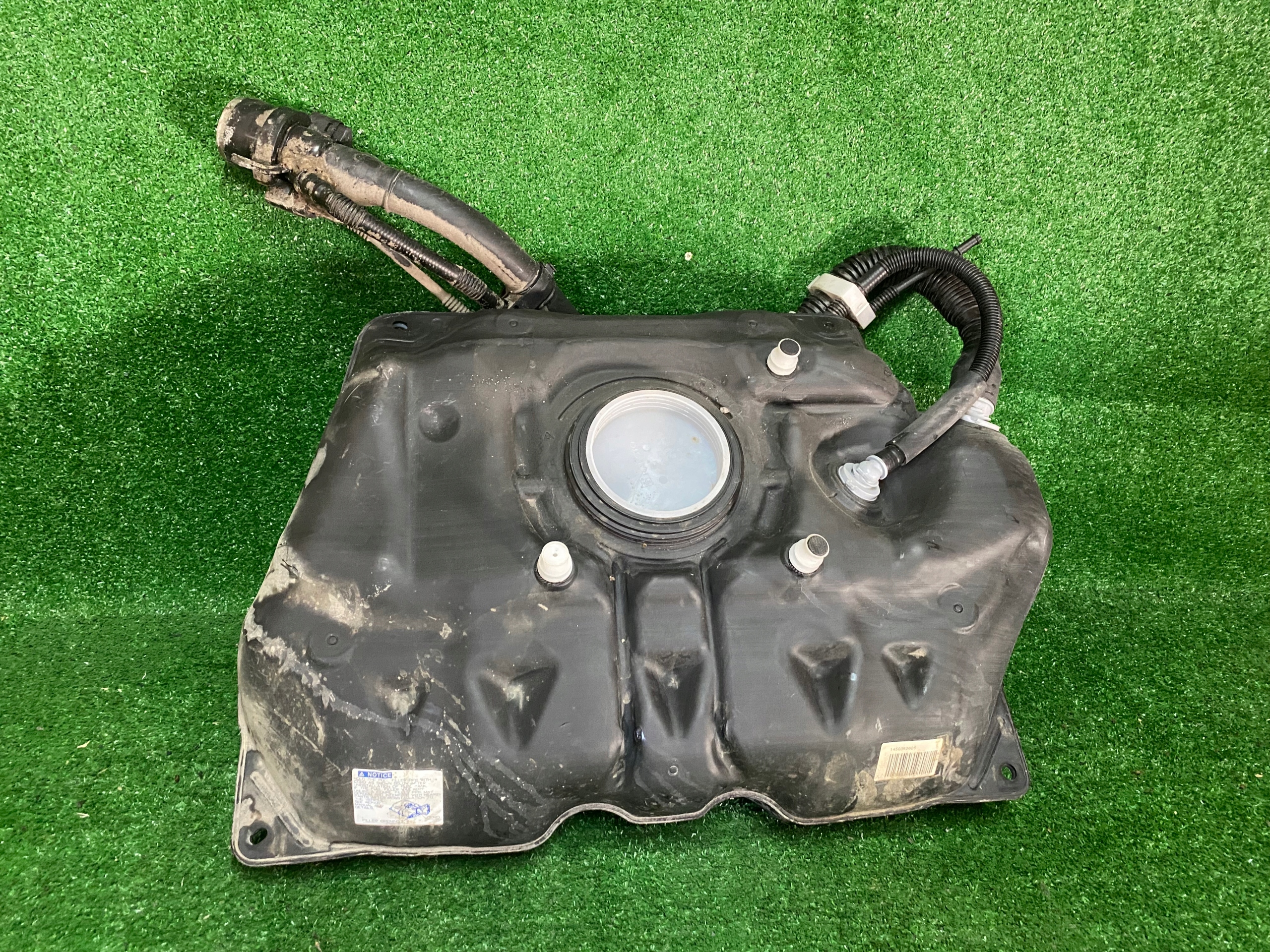 tank TOYOTA YARIS III