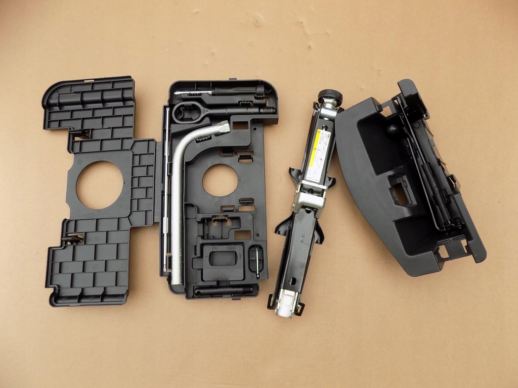 8T8813685A - DW AUDI A5 ремкомплект 8K0011031M / 8K1819904