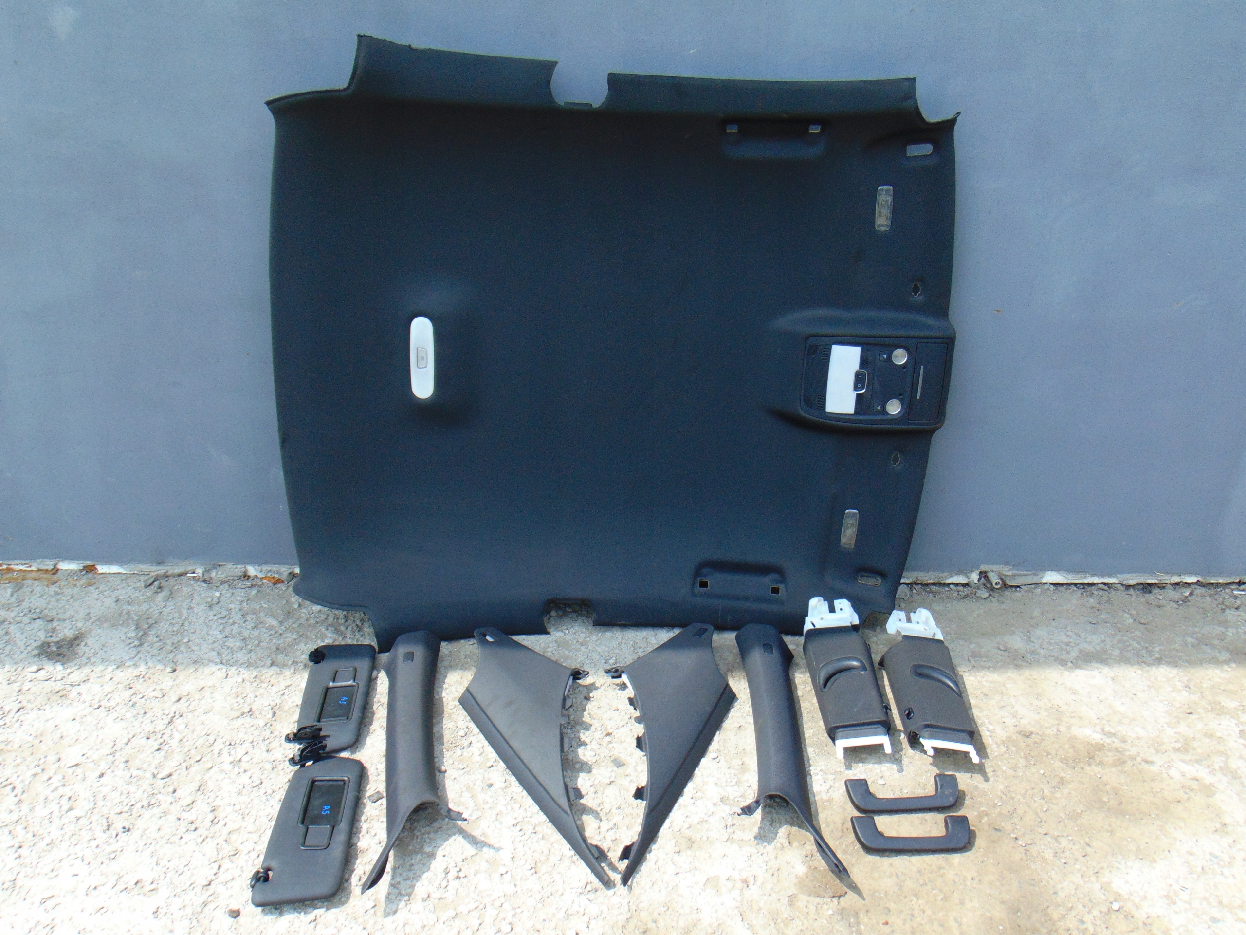 CZARNA PODSUFITKA BOCZKI LAMPKI AUDI A5 8T COUPE 3D S-LINE 8T0867501