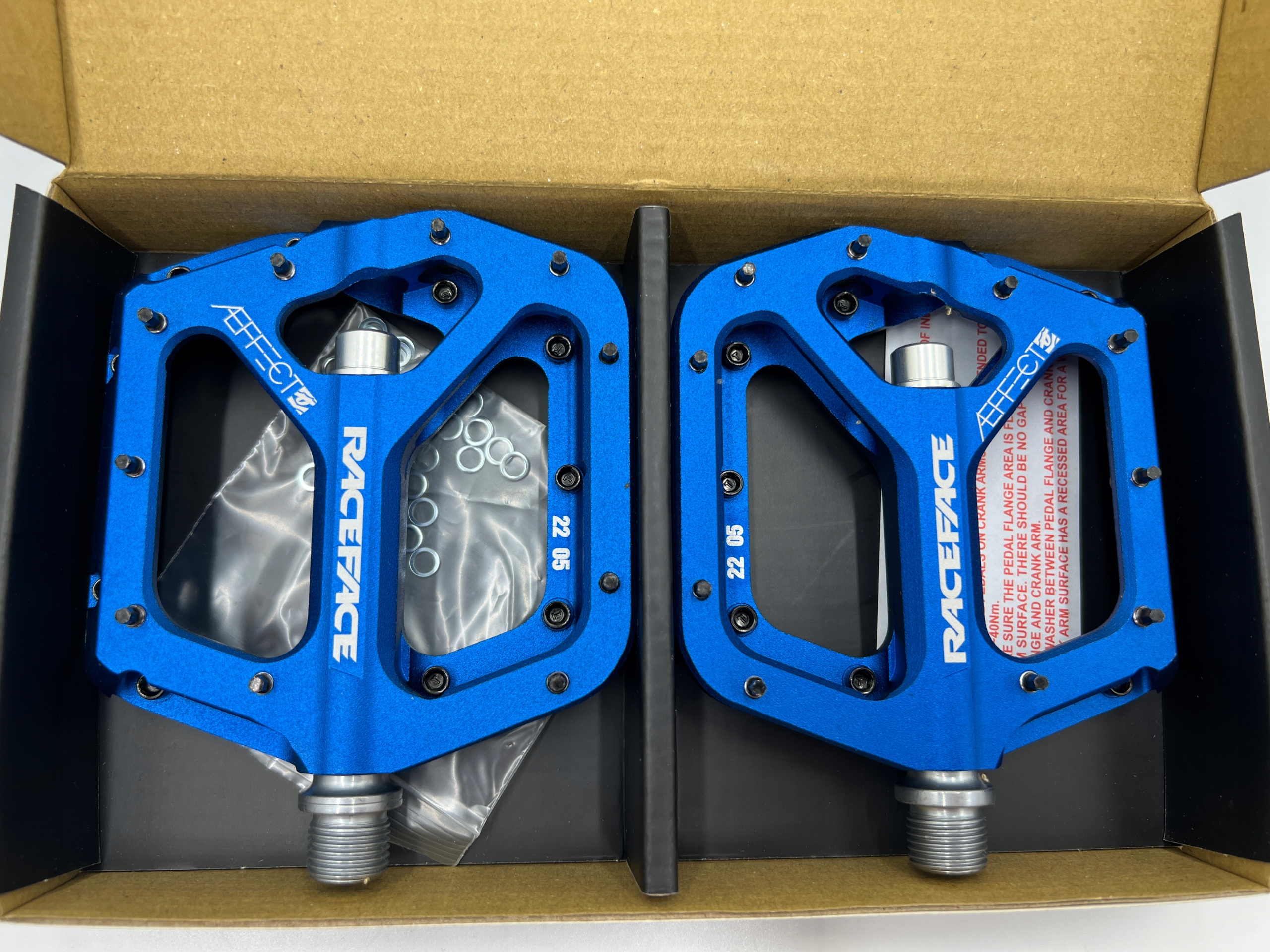 Pedały Platformowe RACE FACE Aeffect Blue -40% Marka Race Face