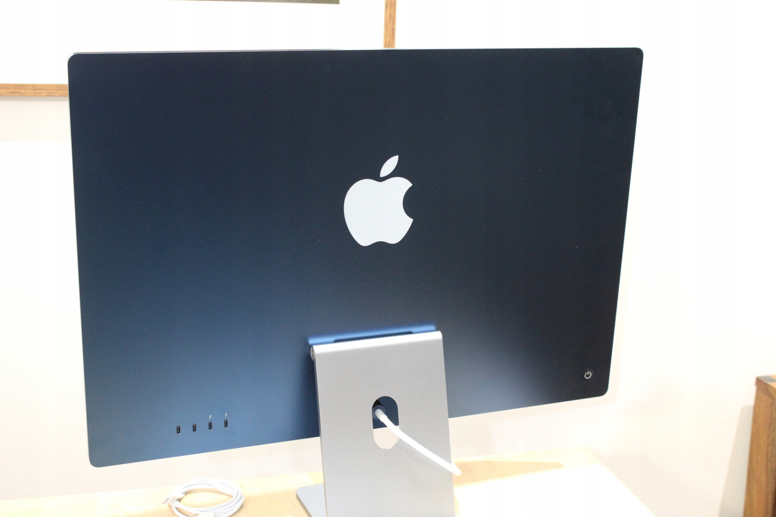 iMac 24 cale 8 GB 512 SSD M1 8 CPU 8 GPU Touch ID - Sklep, Opinie