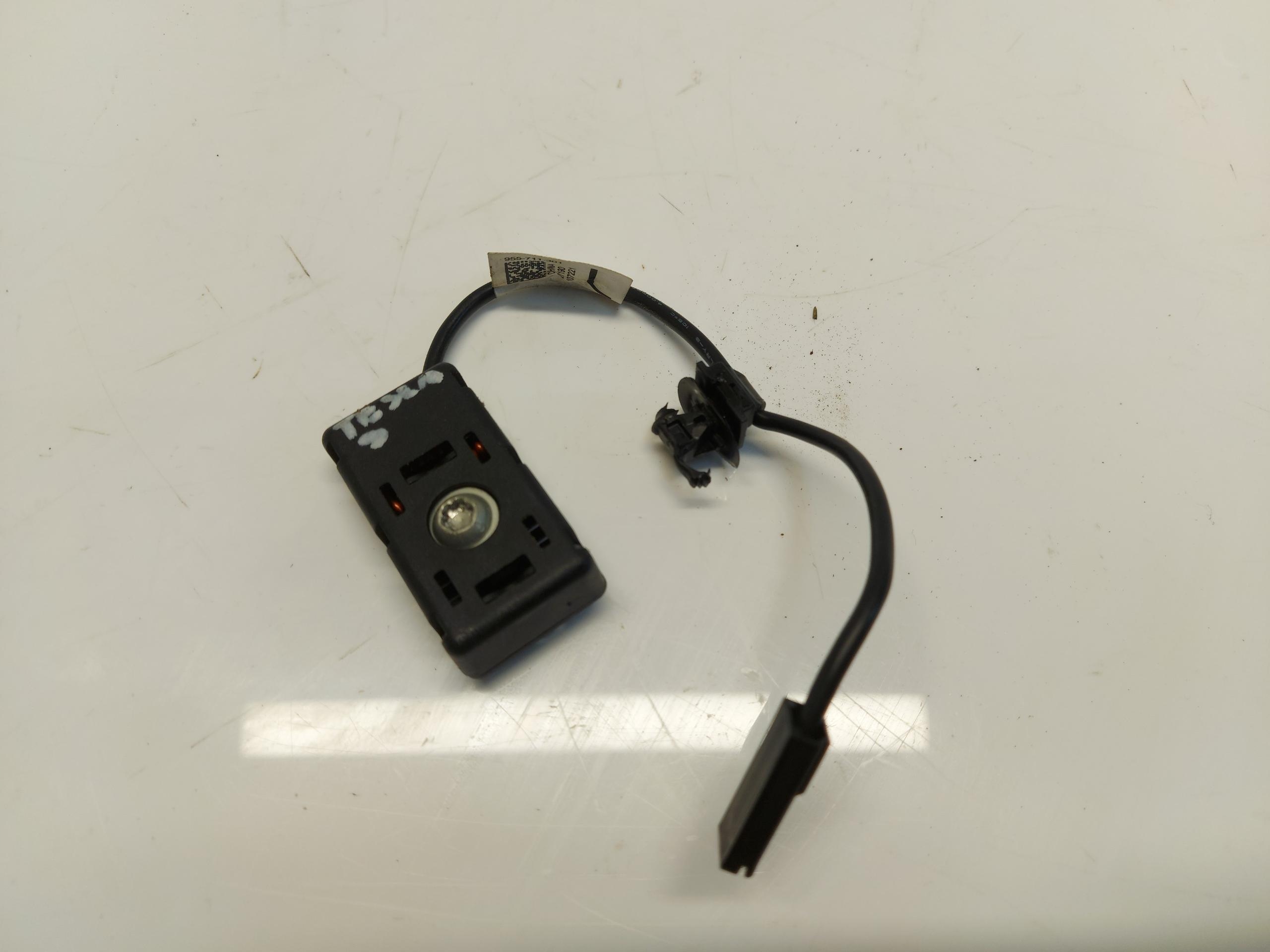 TESLA MODEL 3 module amplifier anteny 1509420-00-c