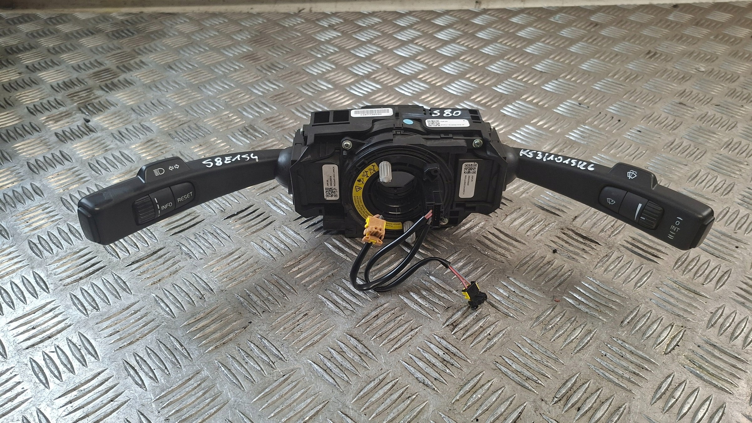 commande levier commodo sous volant VOLVO S80 2.5