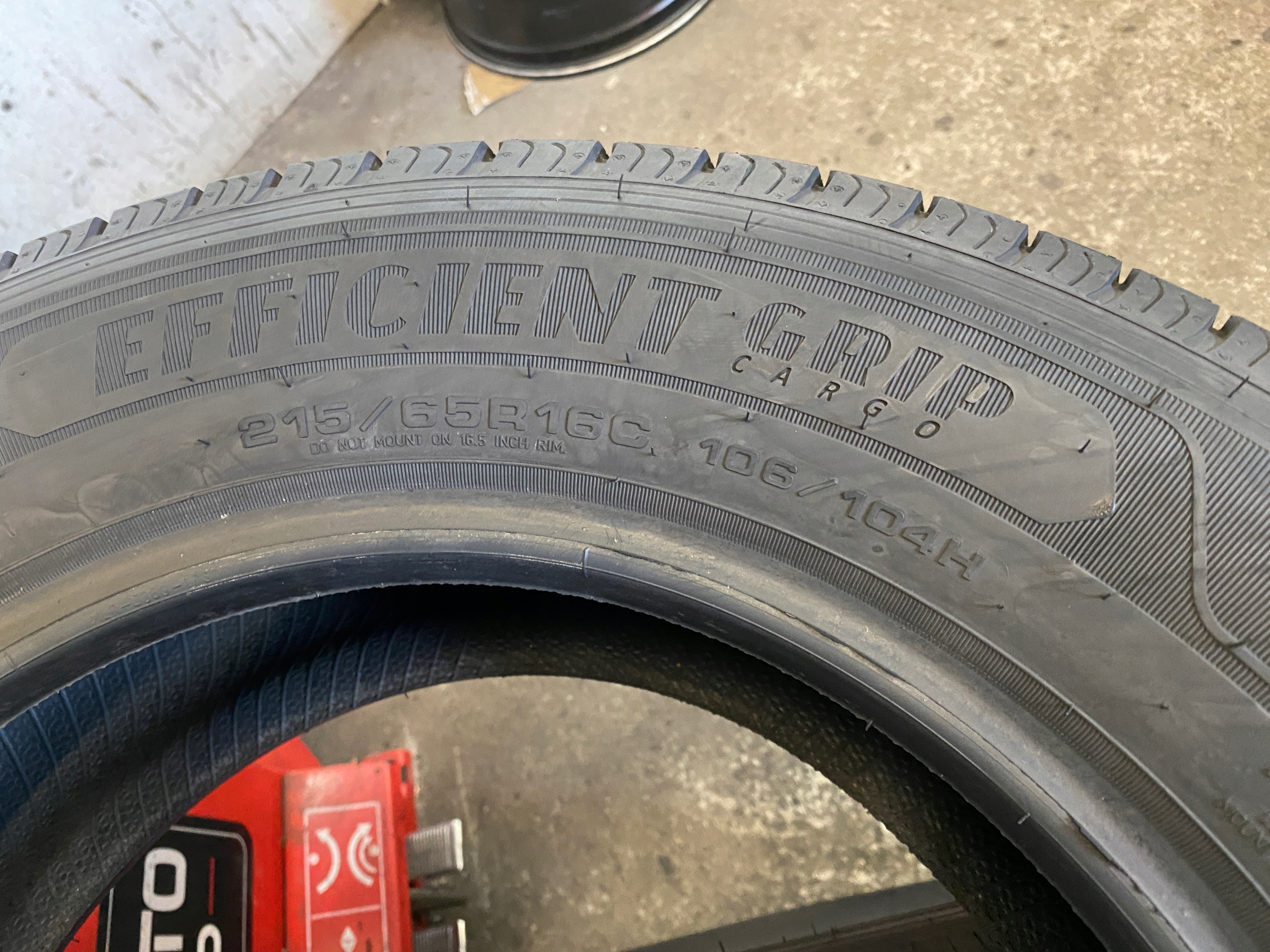 2 tyres summer 215/65R16C Goodyear EfficientGrip Cargo as new 8mm 2023r