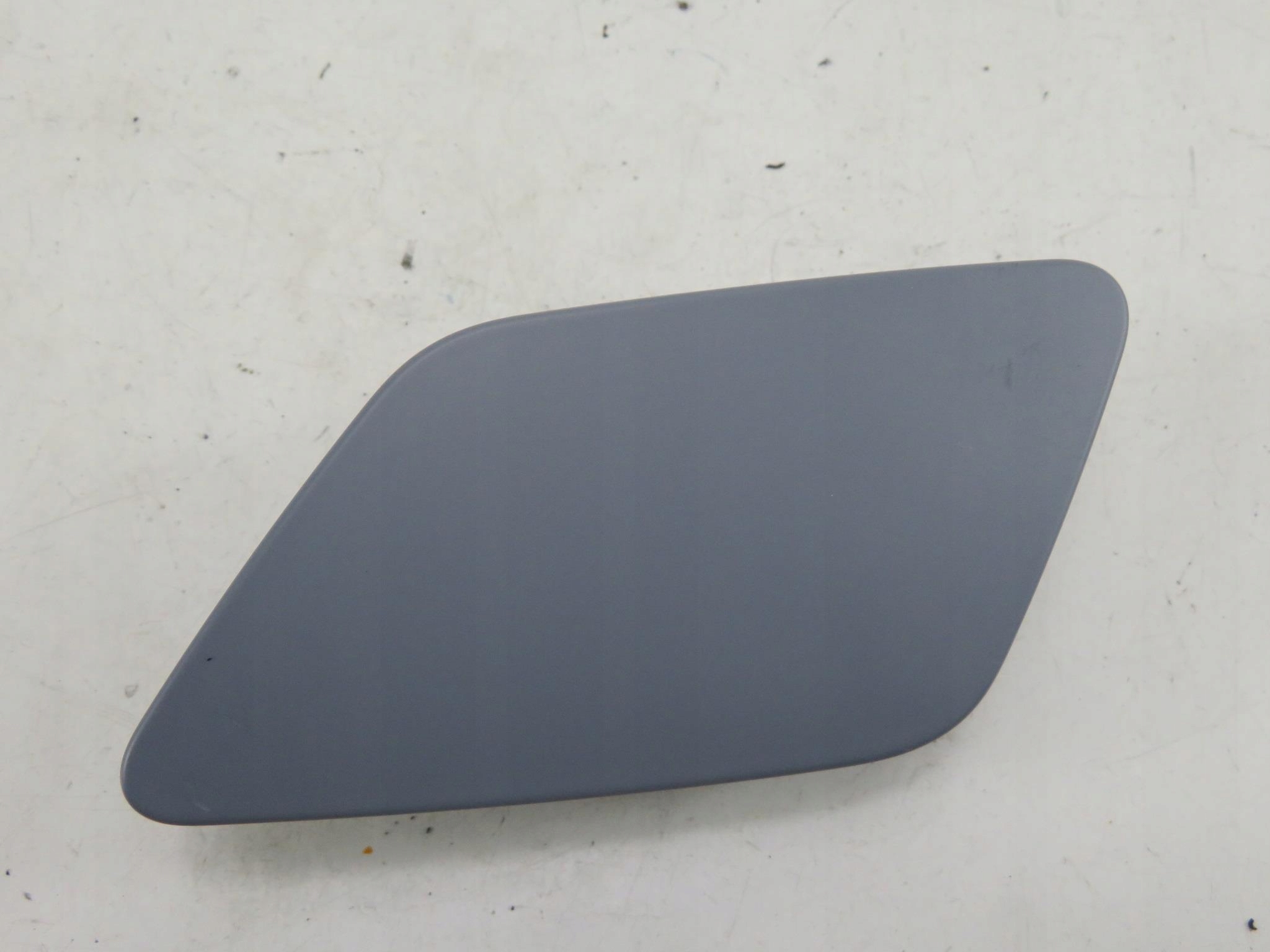 ZAŚLEPKA SPRYSKIWACZA LEWA AUDI E-TRON