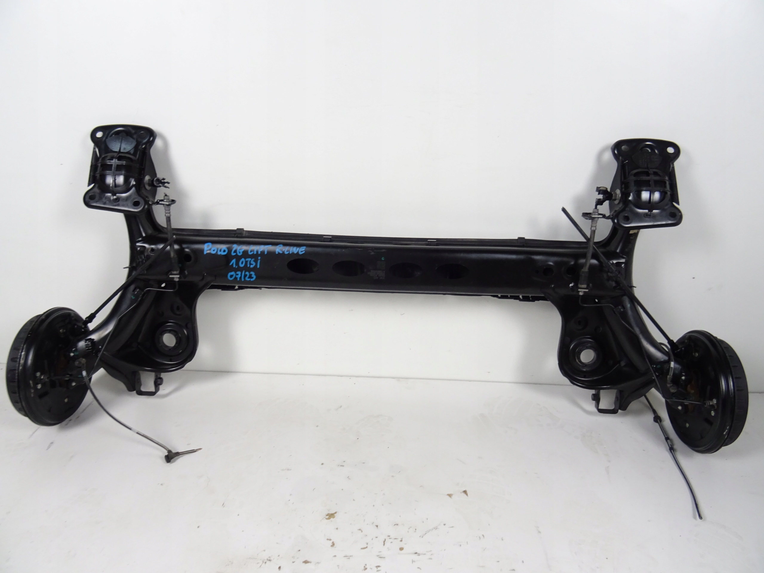 VW POLO 2G LIFT R-LINE 1.0 BELKA ZAWIESZENIA TYŁ 2Q00501053BS