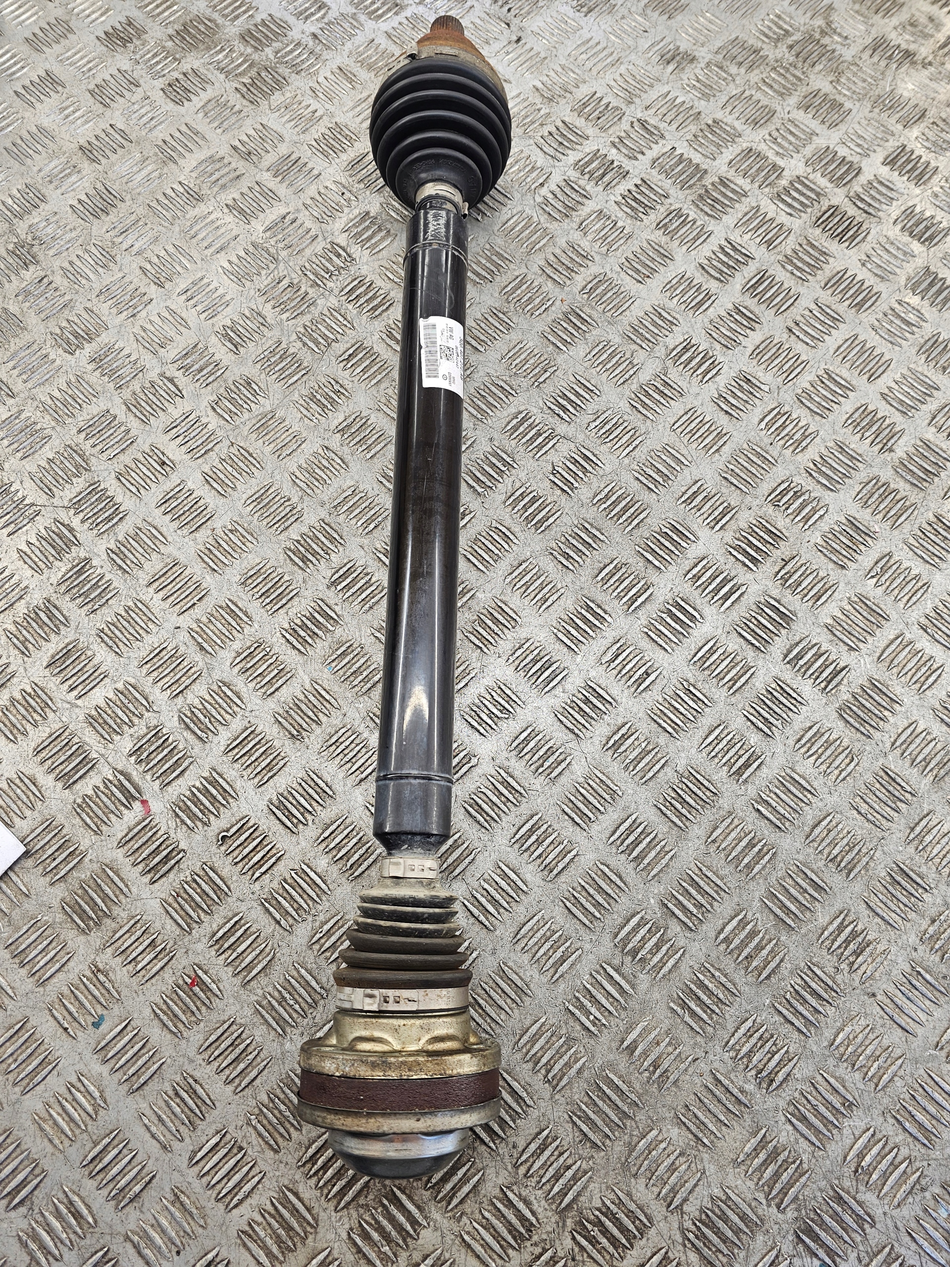 VW CADDY 2K5 semi-axis right front 3Q0407272AB