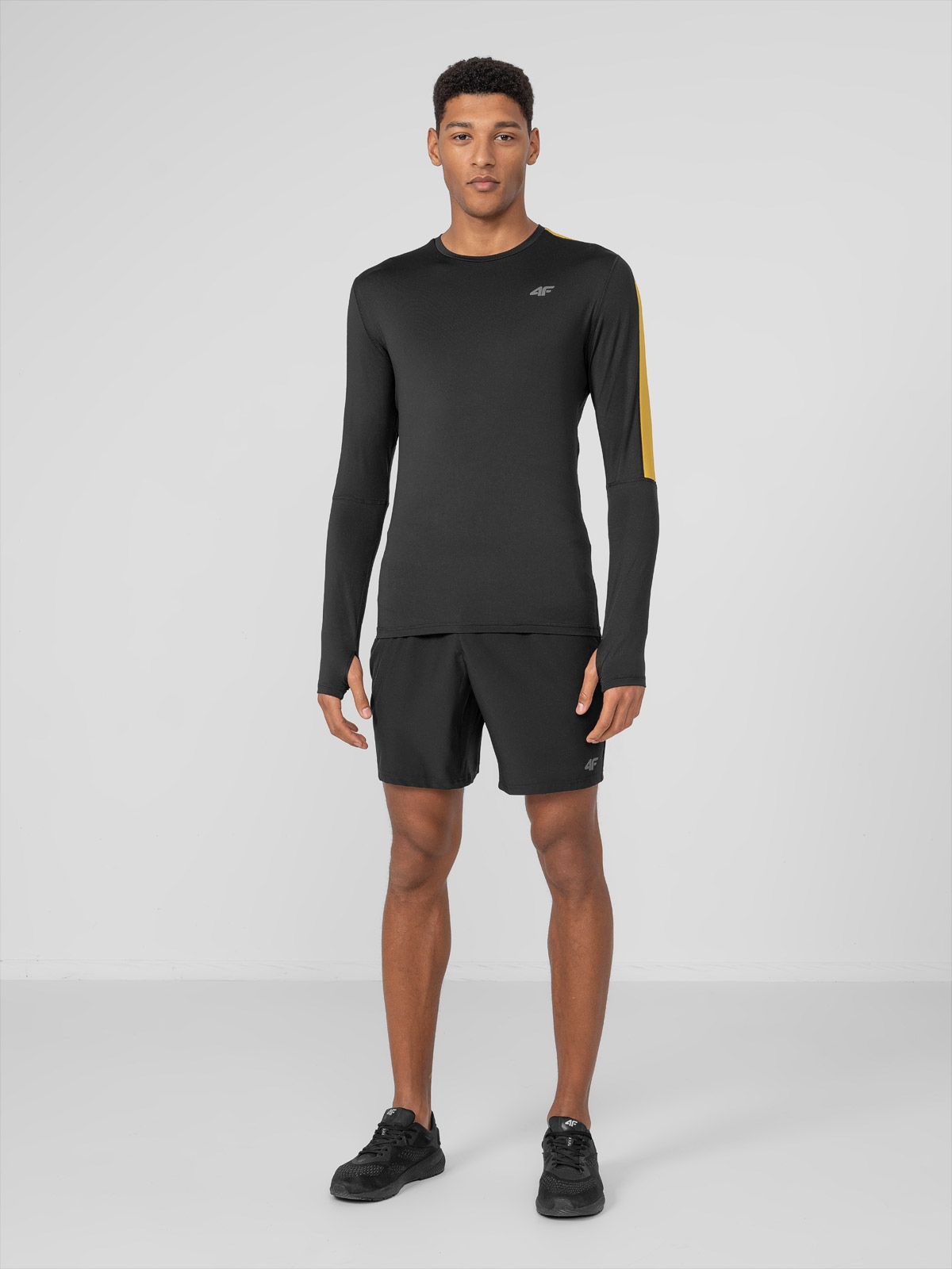 SPODENKI 4F KRÓTKIE SPORTOWE SZYBKOSCHNĄCE r.S-3XL Model H4Z22-SKMF011