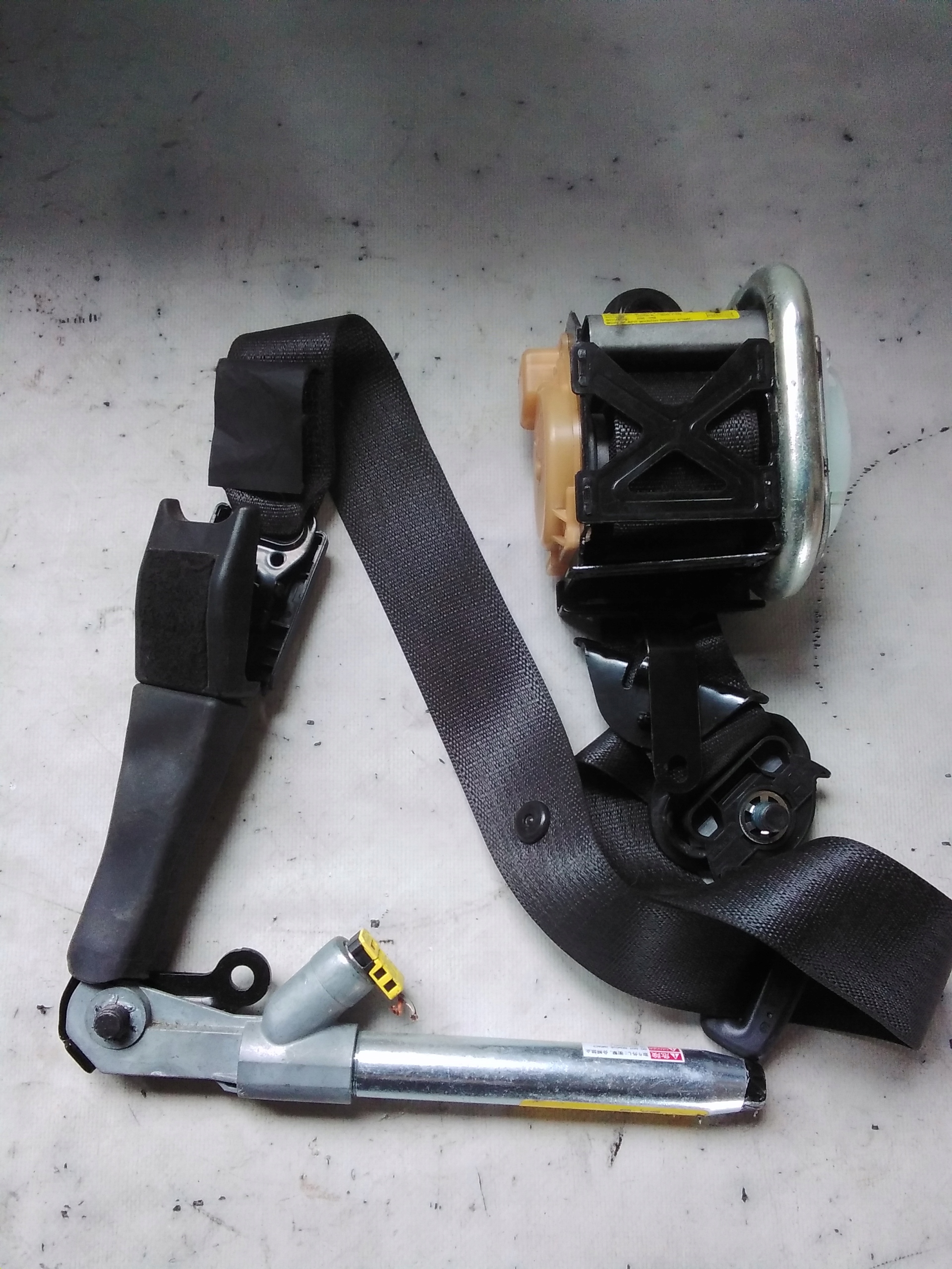 8290 opel INSIGNIA A ремень безопасности