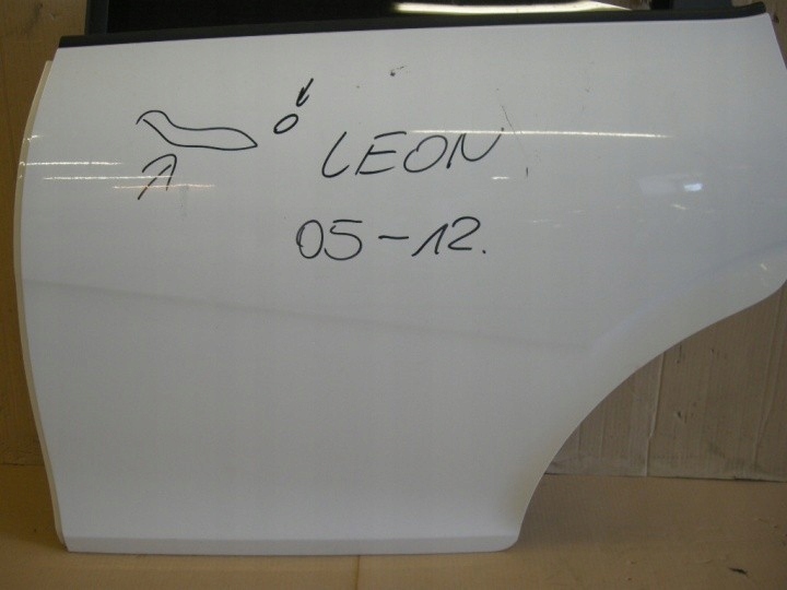 seat LEON 2005 дверь левая