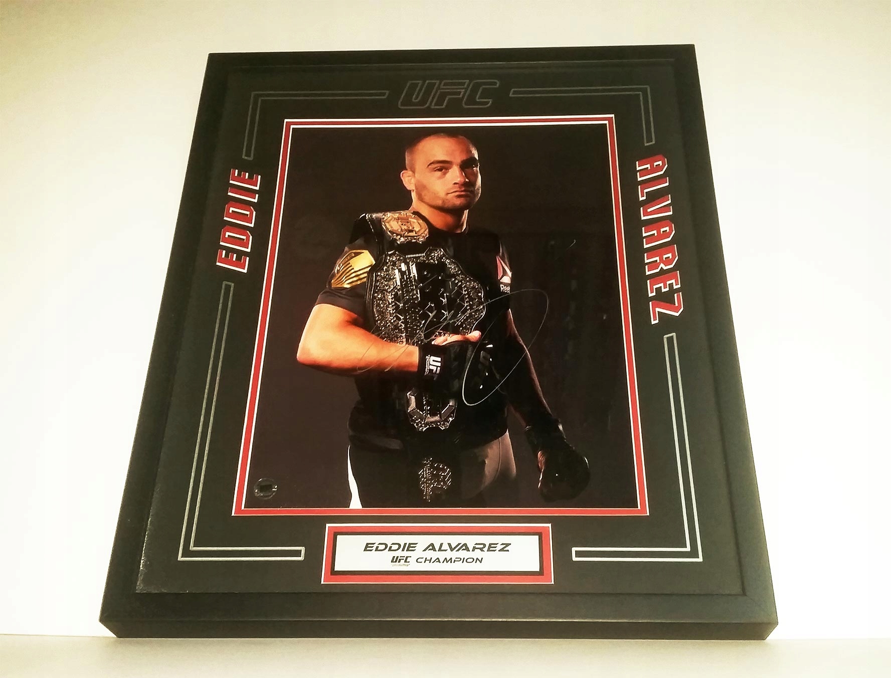 Eddie Alvarez UFC Autograf w pięknej oprawie