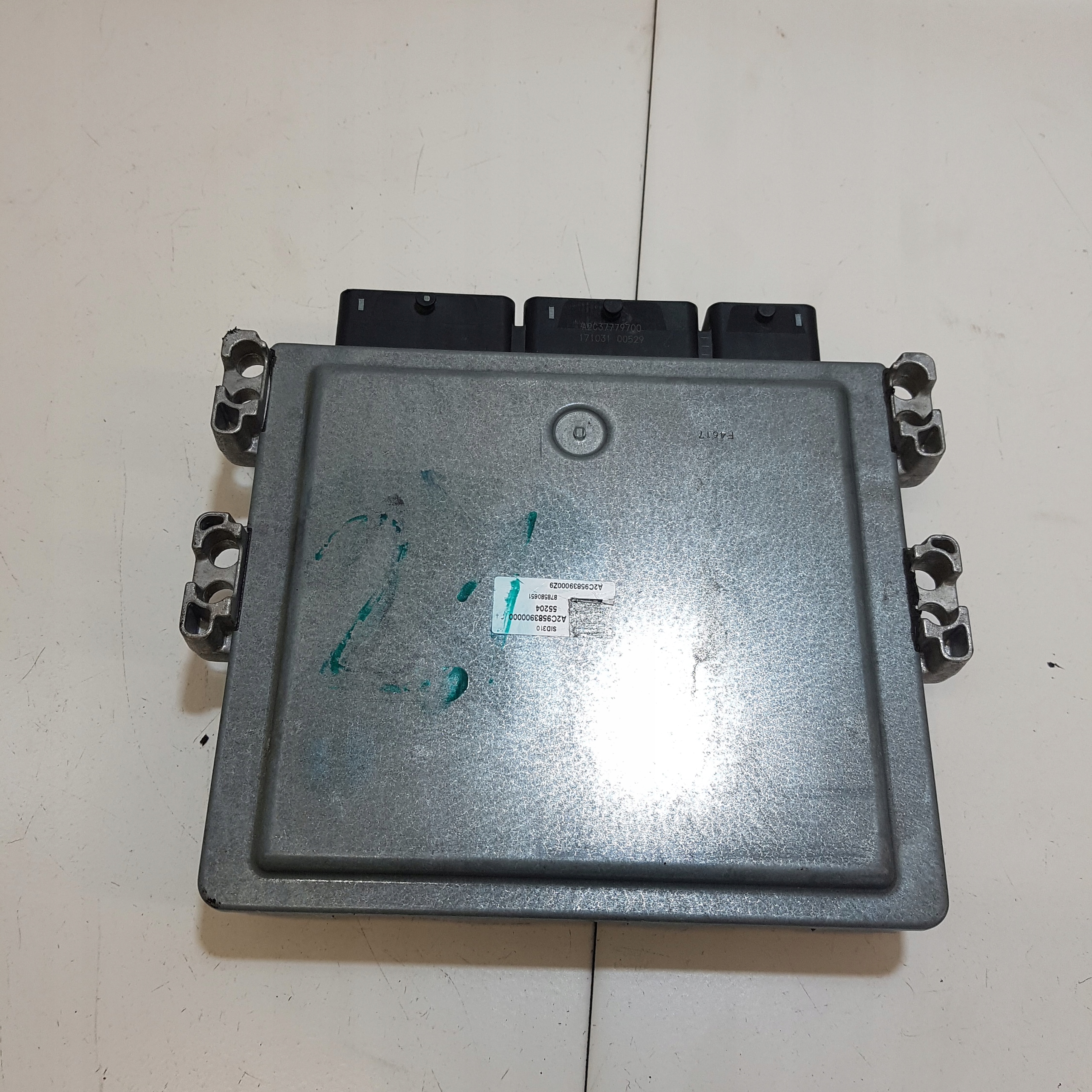 computer of the engine control unit RENAULT MASTER 3 A2C13071800 237109955R