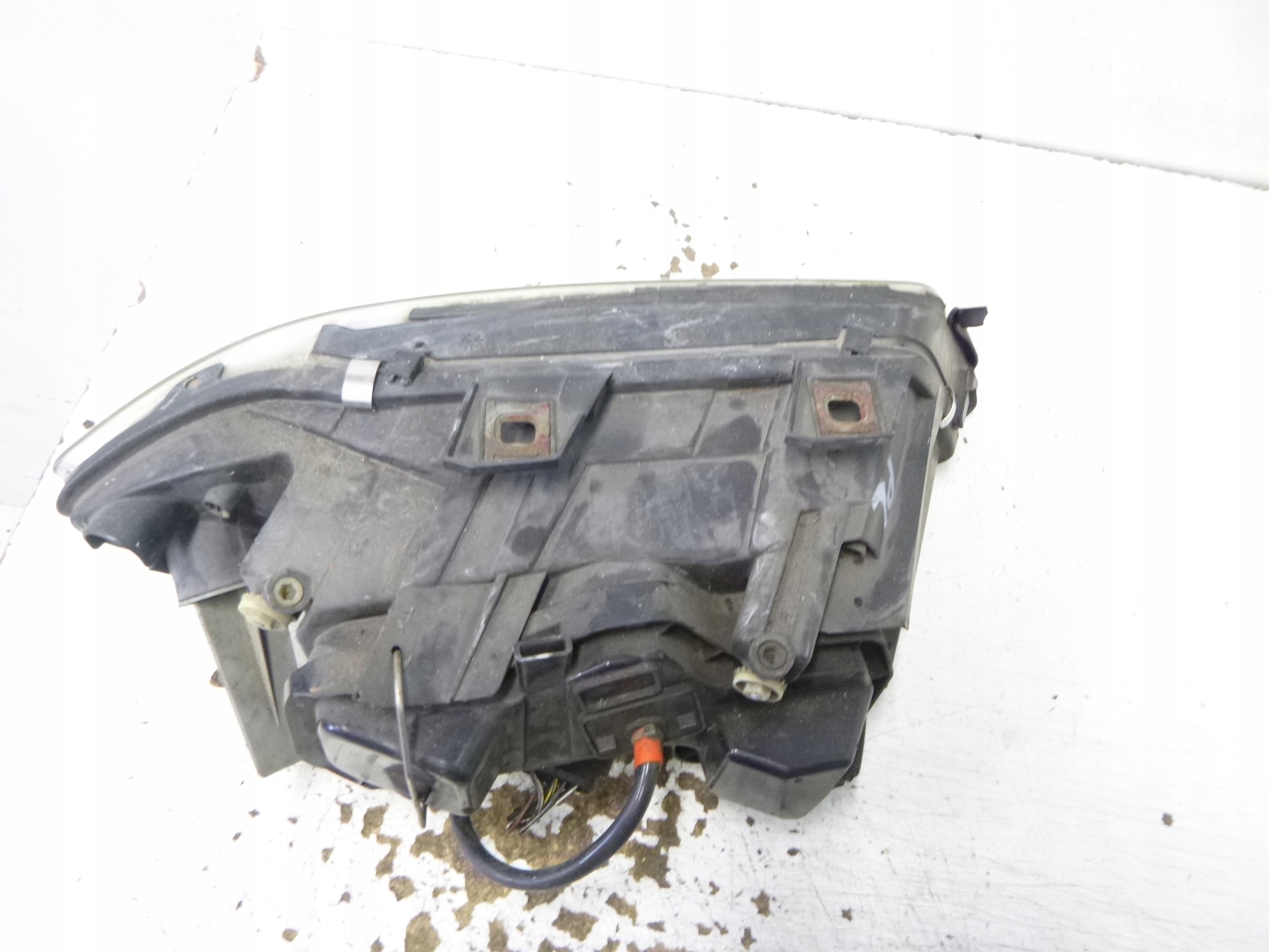 light front left Audi A6 C5 Xenon 2000r. HELLA
