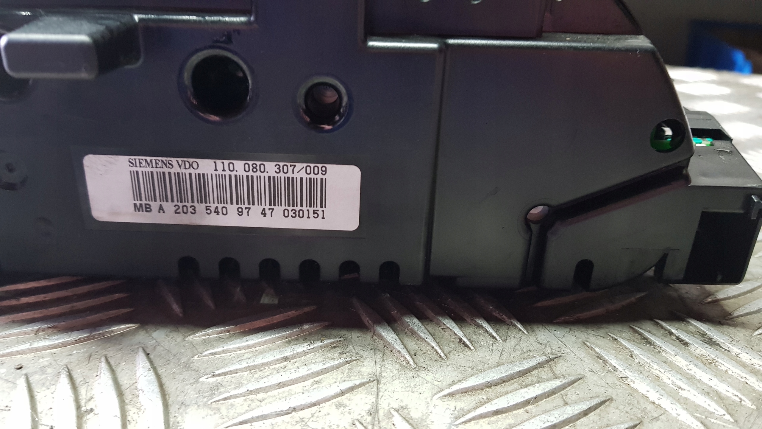 MERCEDES W203 dials clock 2.2 cdi a2035409747