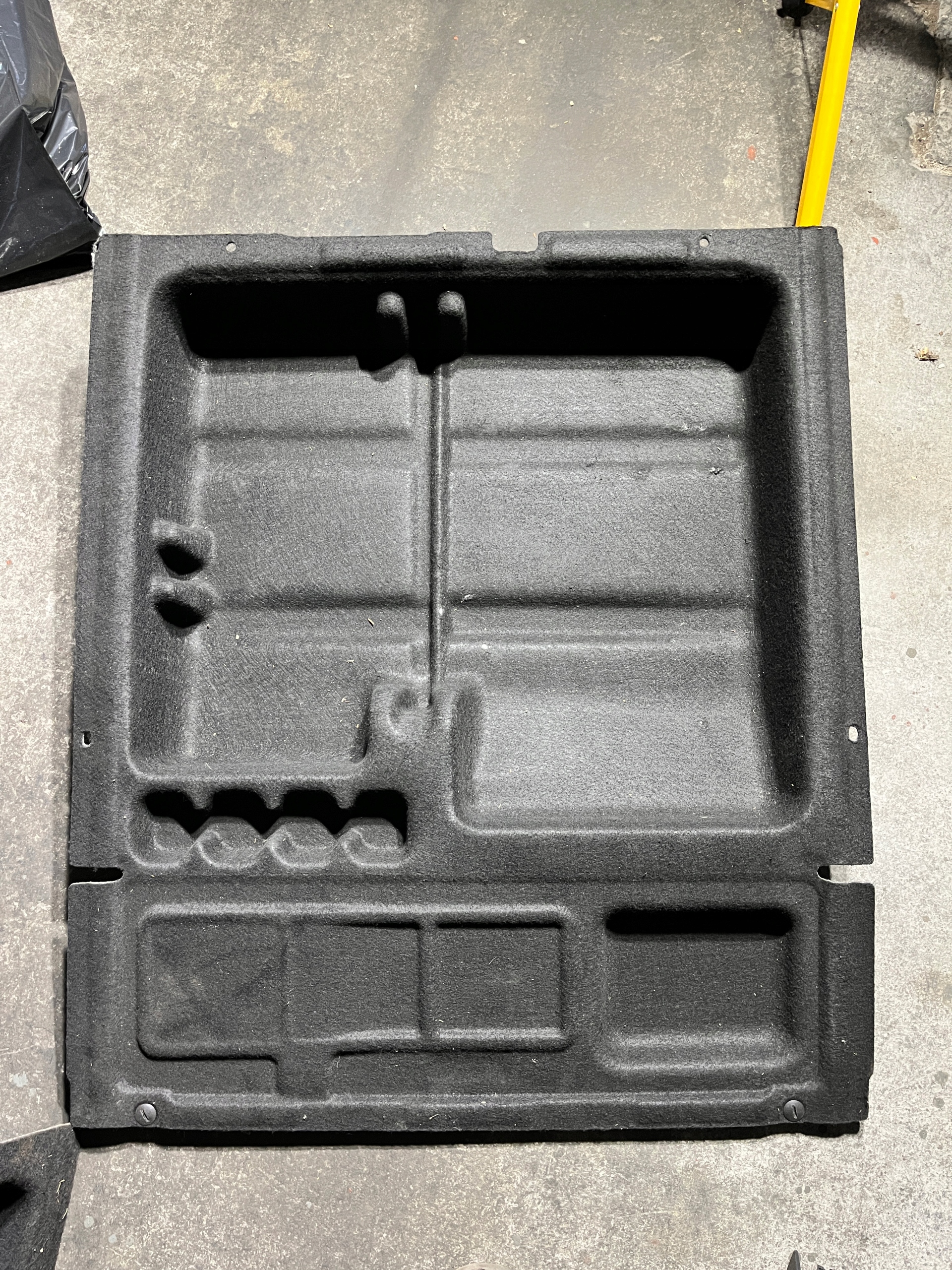 3 BMW F25 X3 PODŁOGA WYPEŁNIENIE WNĘKA WYKŁADZINA BAGAŻNIKA