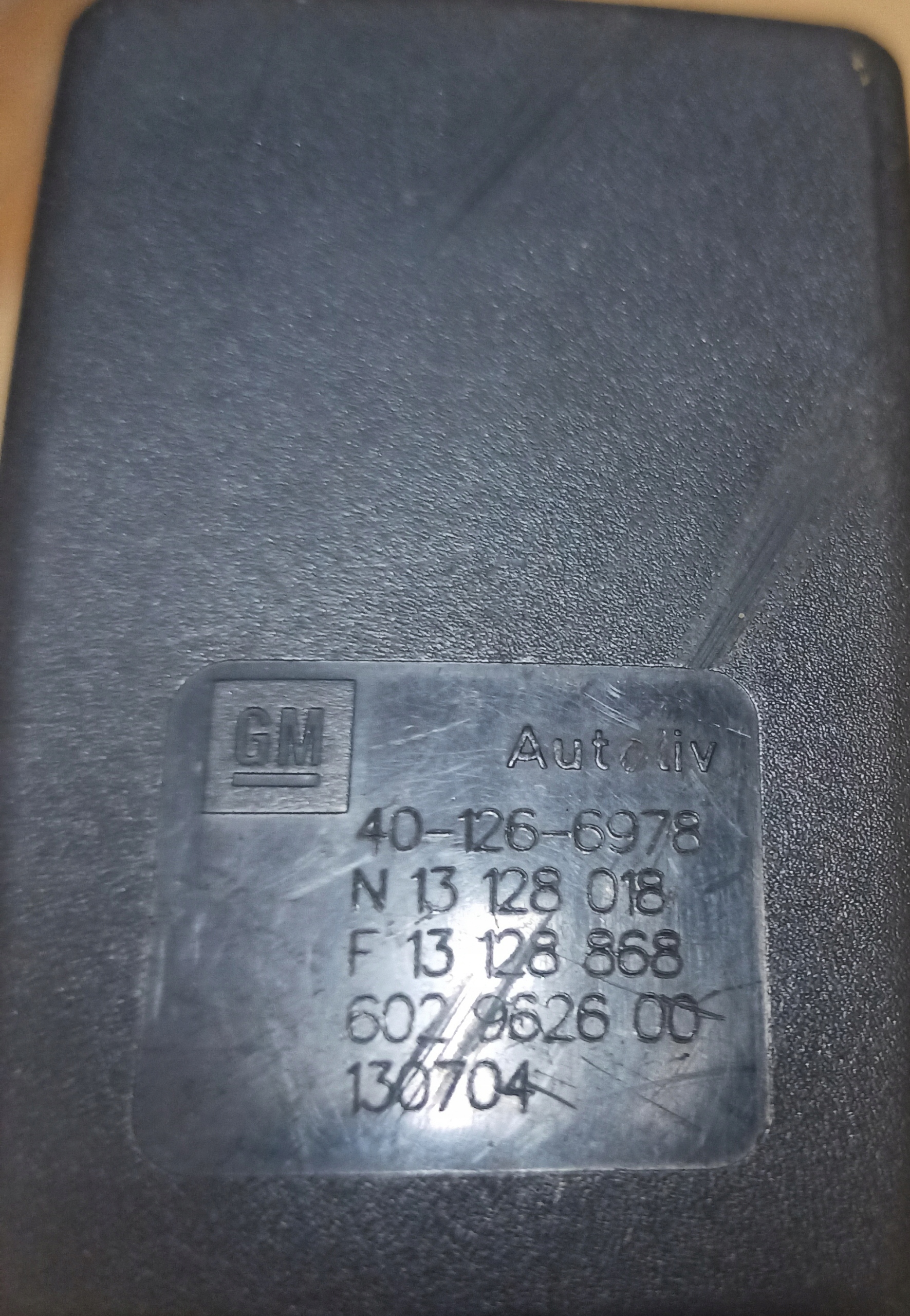 ZAPINKA PASOW rechts heck 401266978 OPEL CORSA E 14