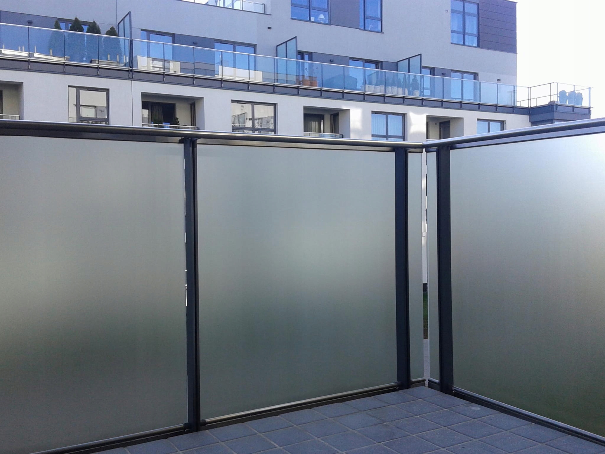 FOLIA MATOWA NA SZYBĘ NA BALKONY OCHRONNA 105cm Marka inna