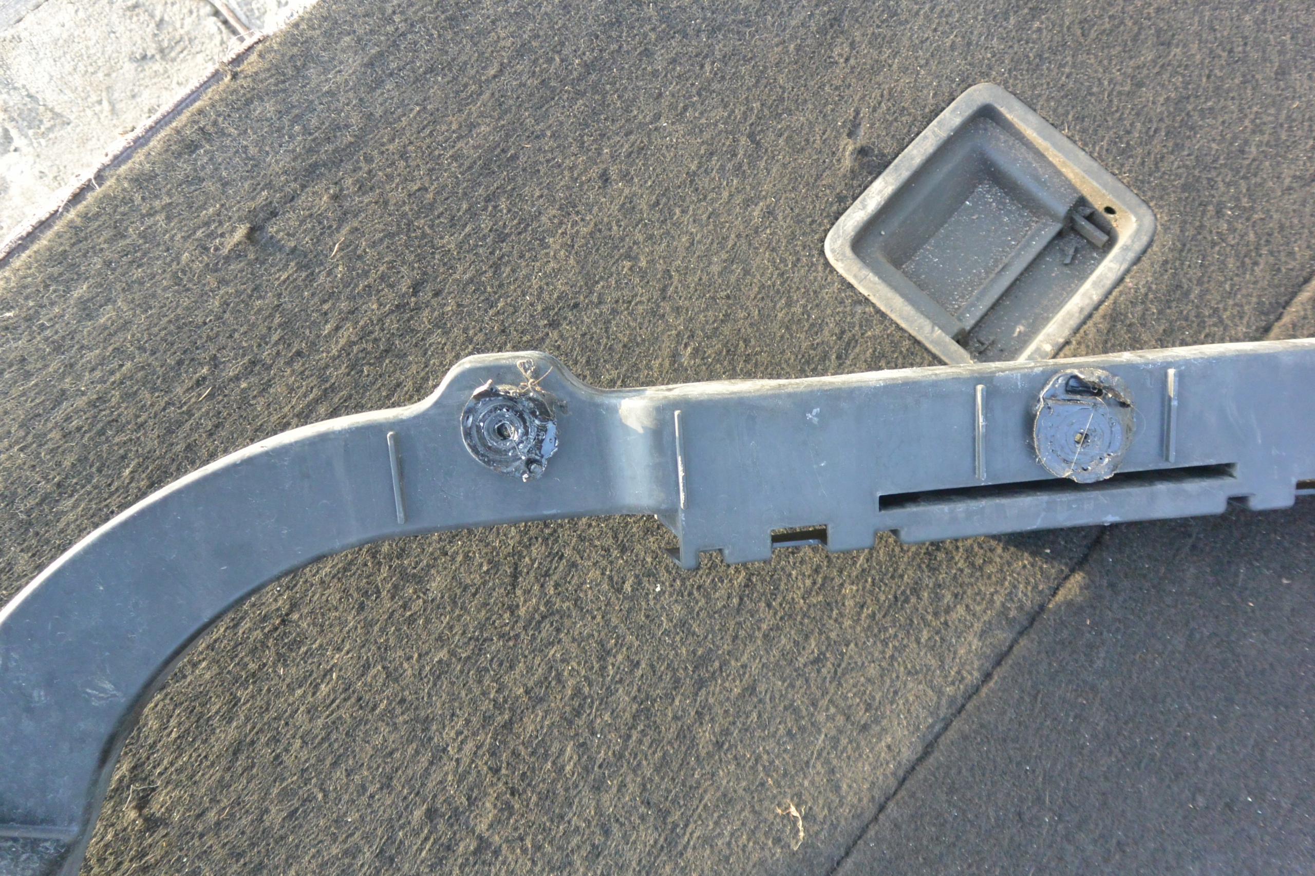 bumper bracket rear part MASERATI QUATTROPORTE VI KOMPLET left right central