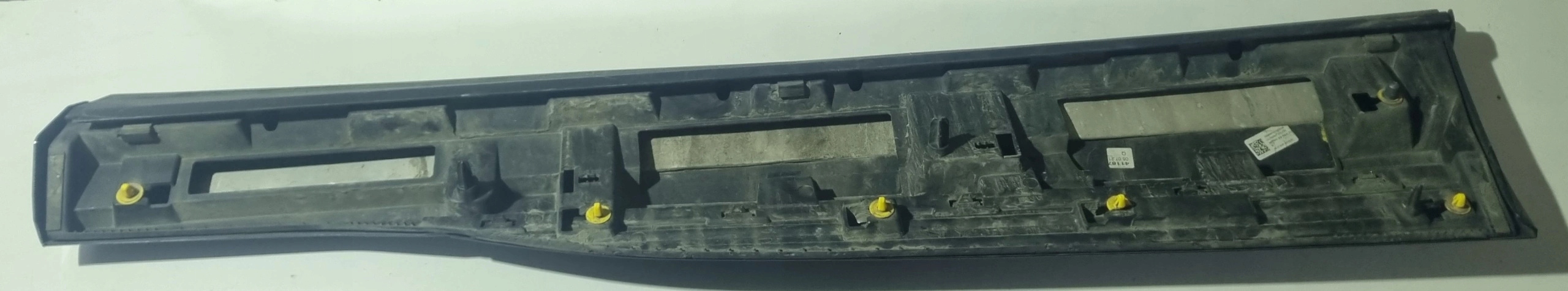 moulding door left front AUDI -TRON 4KE 19