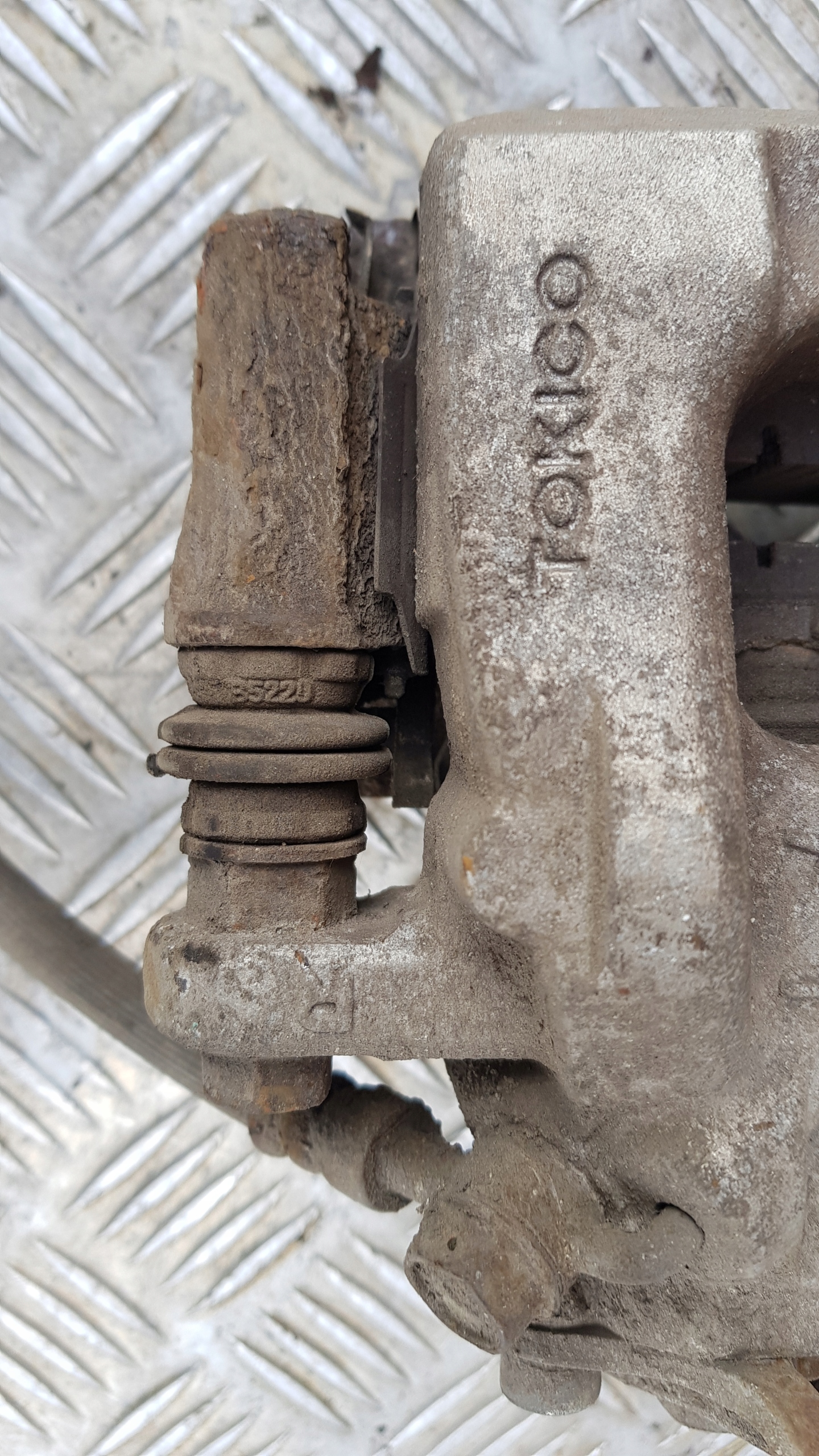 TOYOTA YARIS II Bremssattel Bremse Sattel Brems- heck links oder rechts
