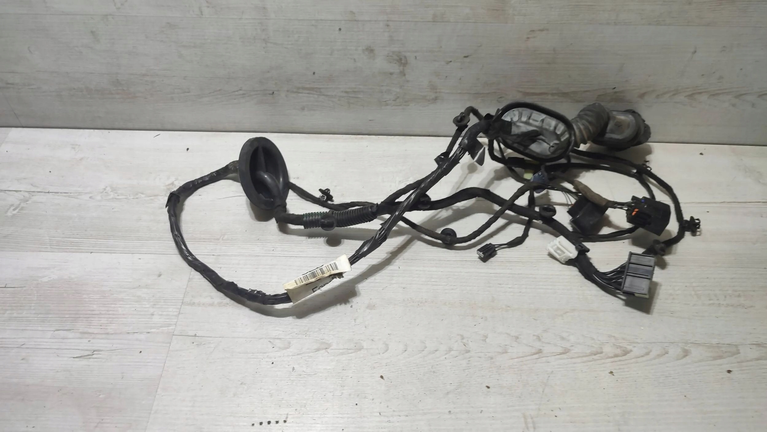 Ford Mondeo MK5 16r 2.0TDCi rear part side left bundle przewodow door