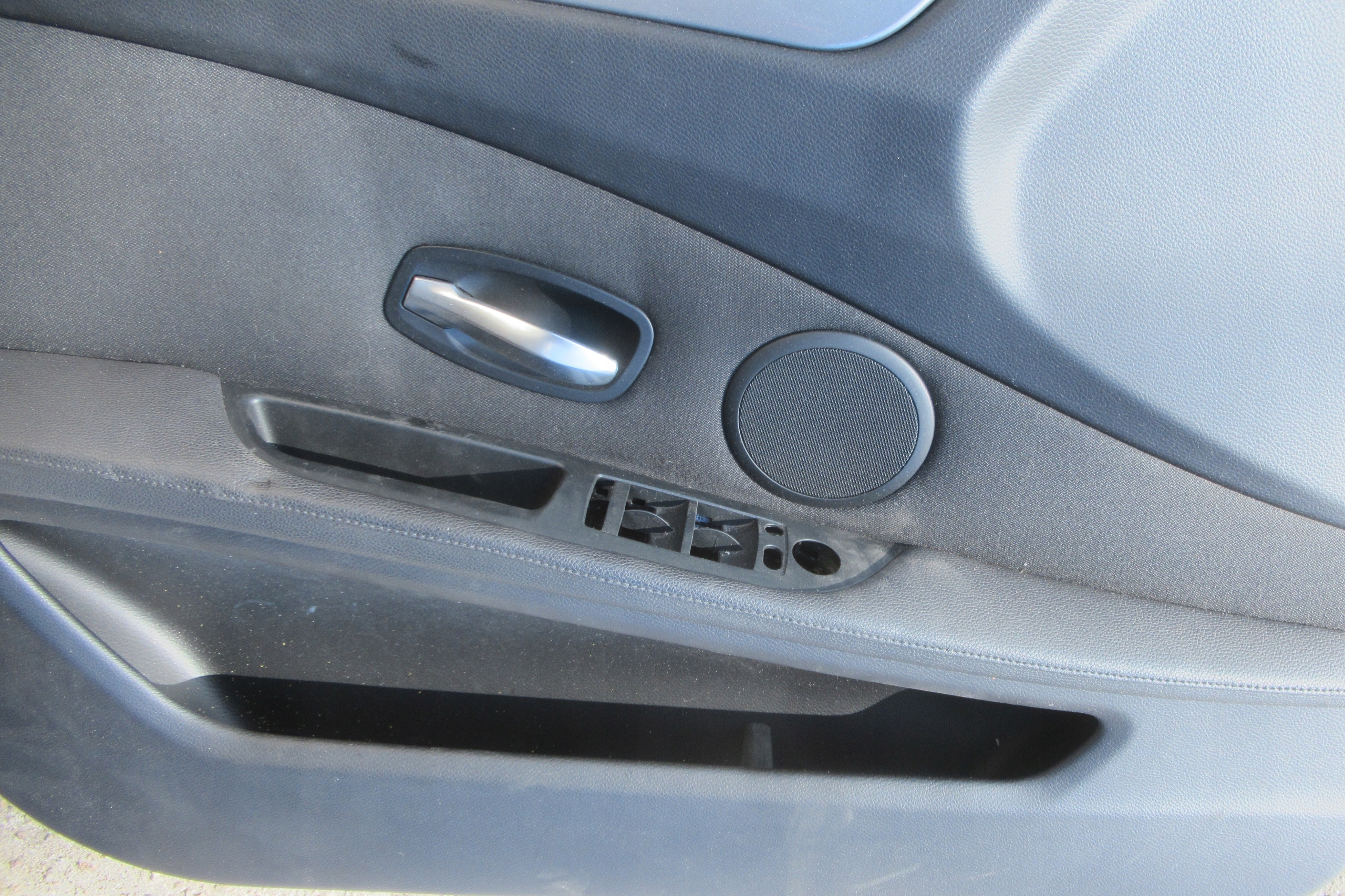 BMW E60 3.0 LCI 08R upholstery side door left front