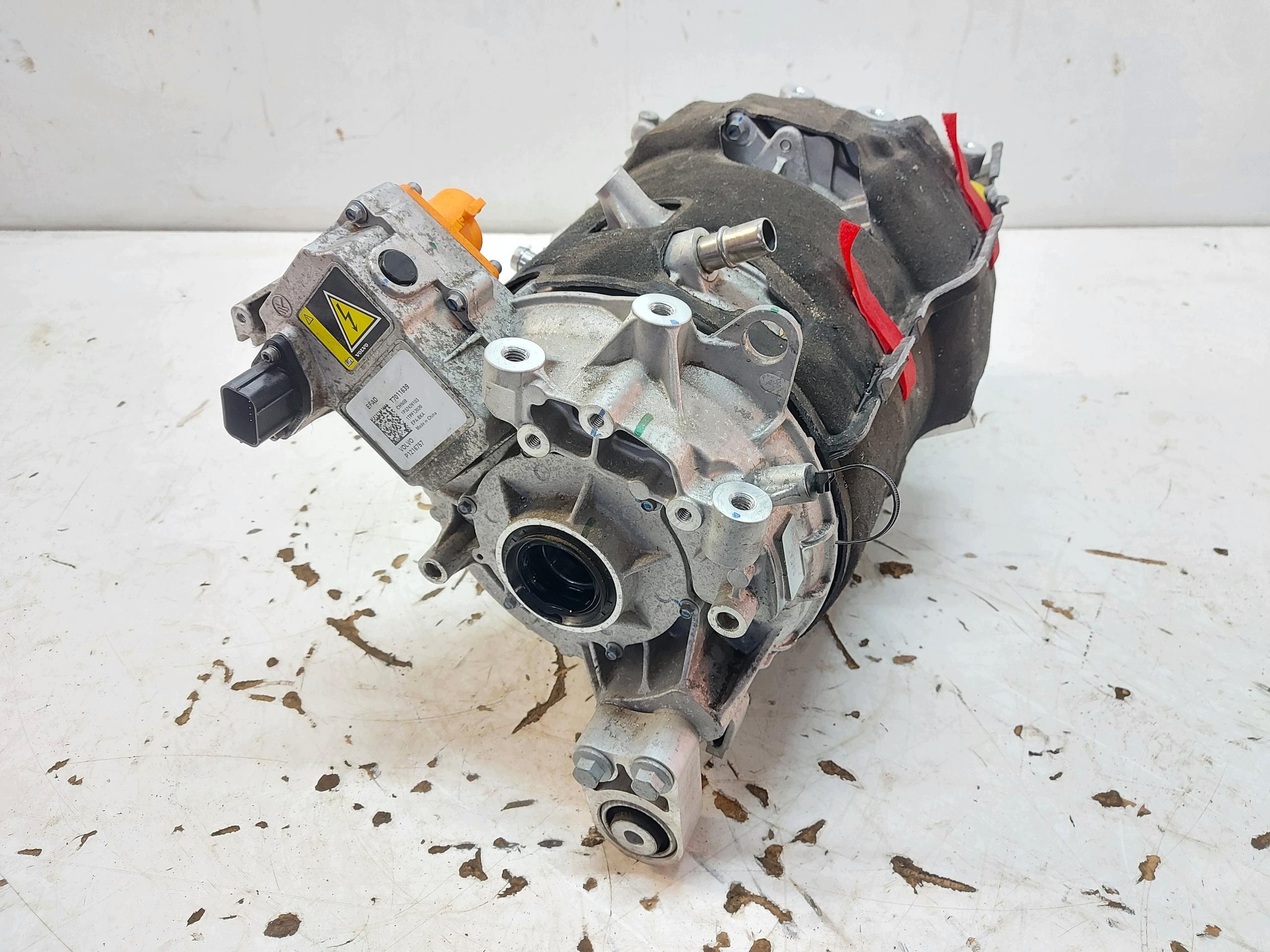 VOLVO XC40 LIFT engine electrical front 32426103 P1216757 PF12020