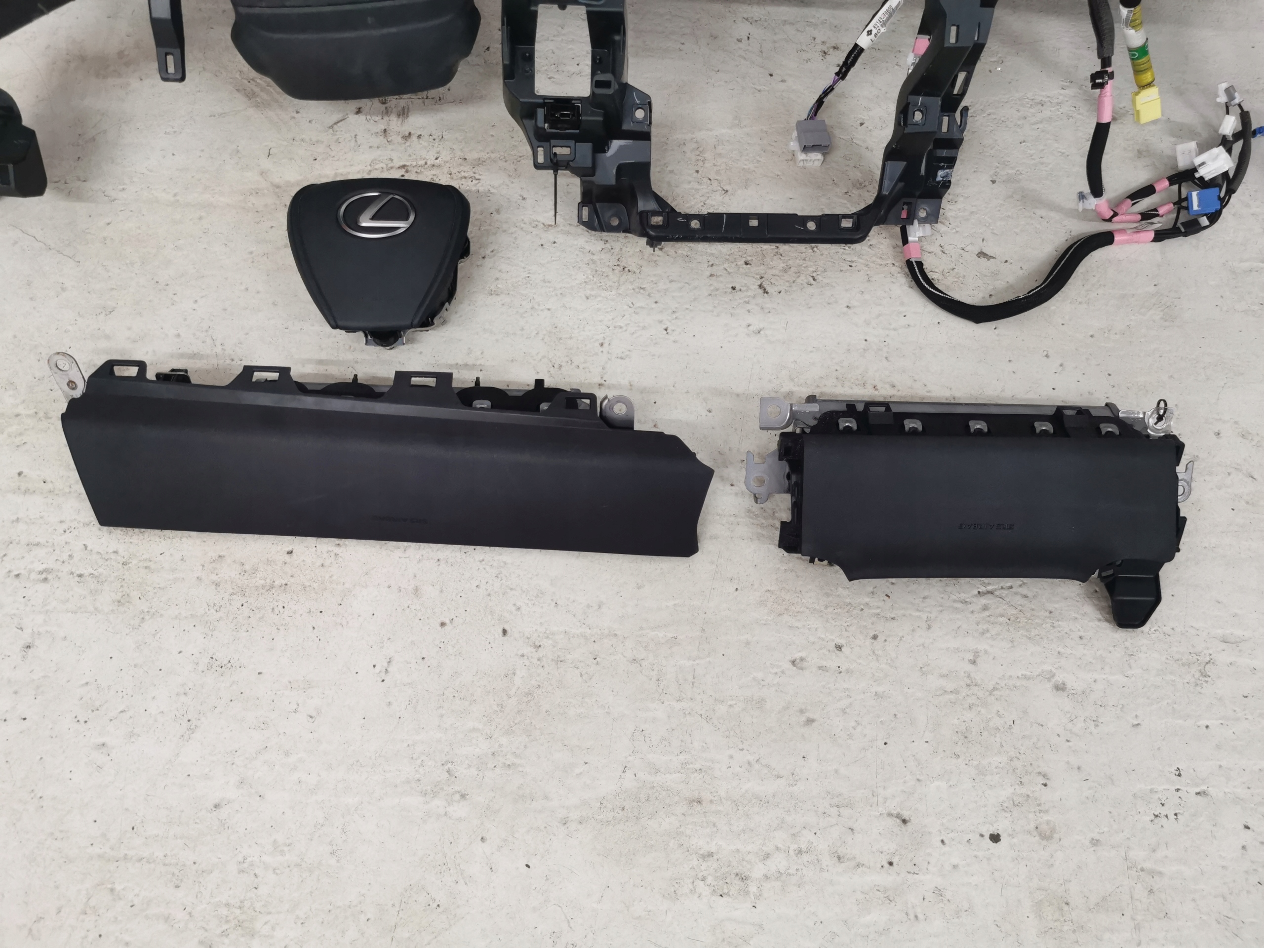 Kit Airbag complet tableau de bord Console Lexus UX