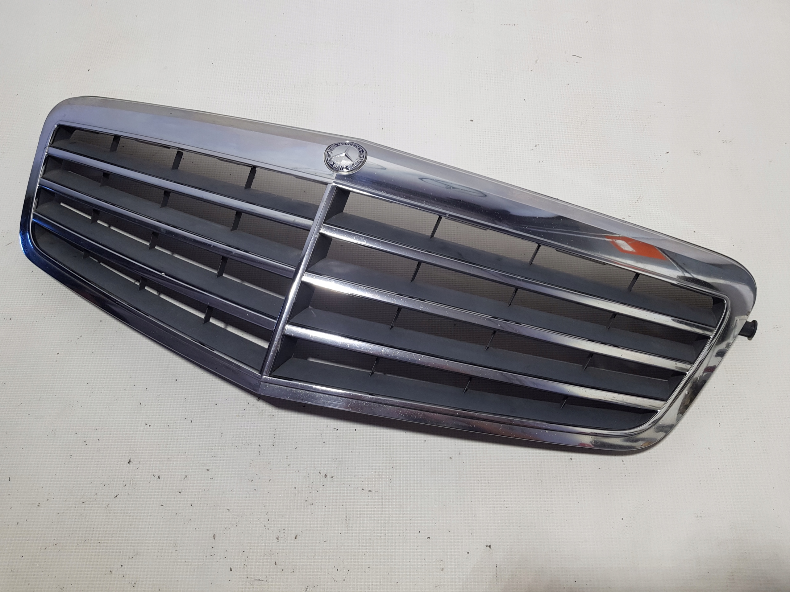 grille radiator grill front Mercedes E W212 A2128800183