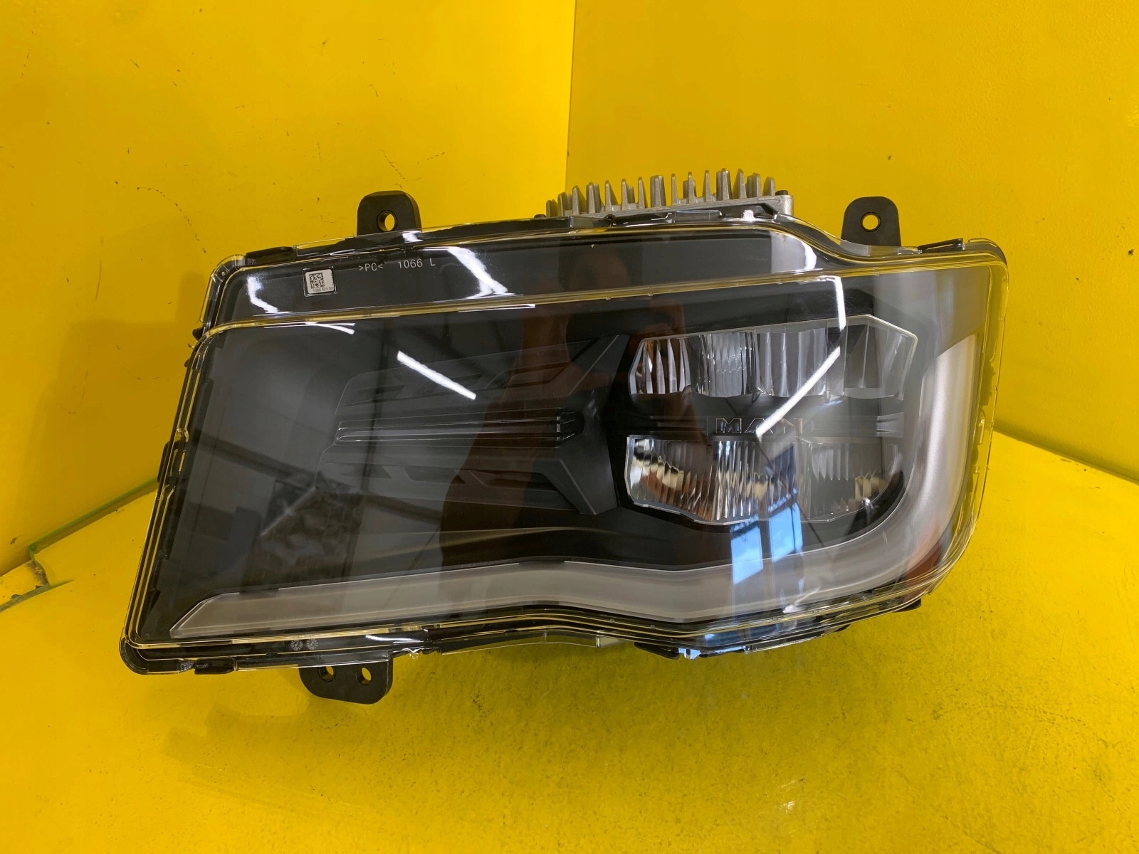 light left MAN TGX TGE TGS FULL LED VT251016809