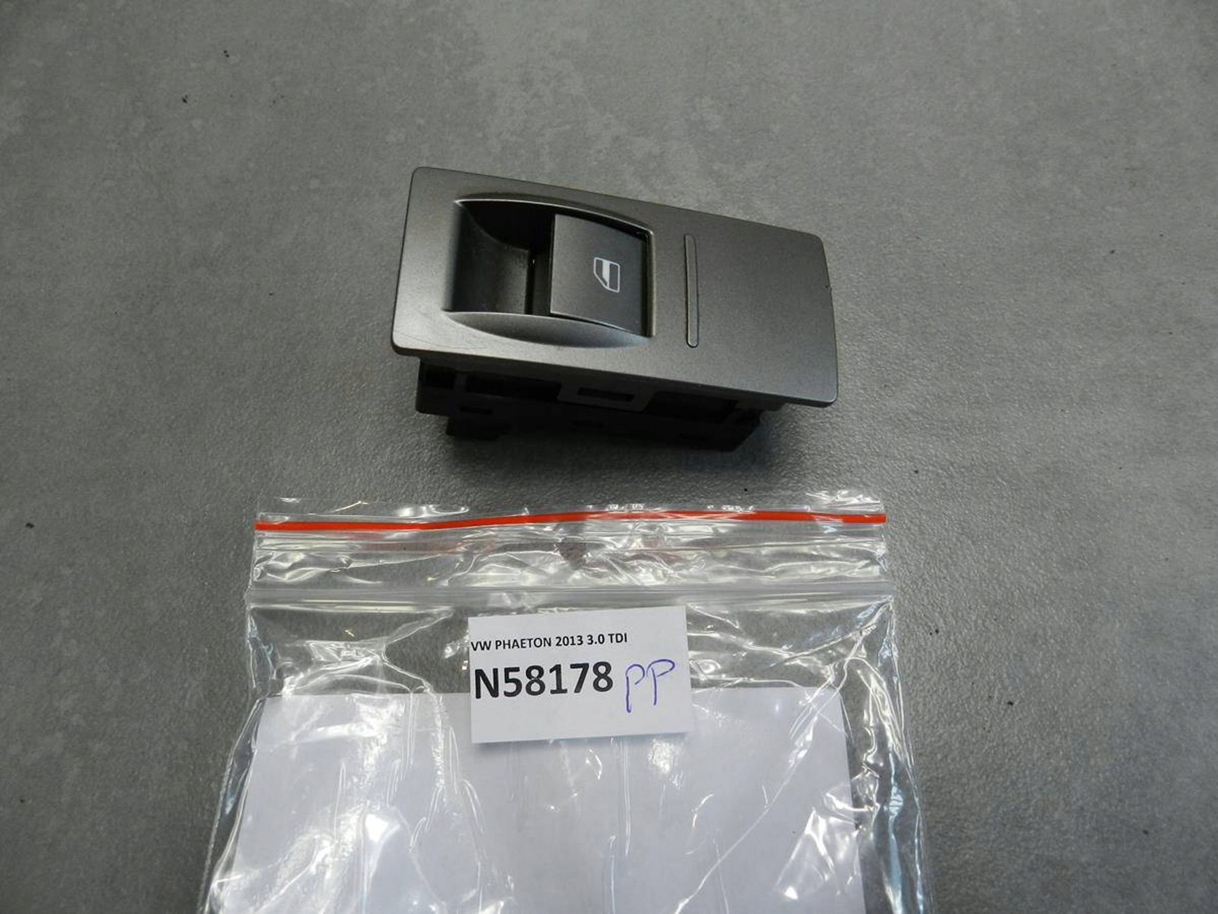 Volkswagen Phaeton window control switch 3D0959858G