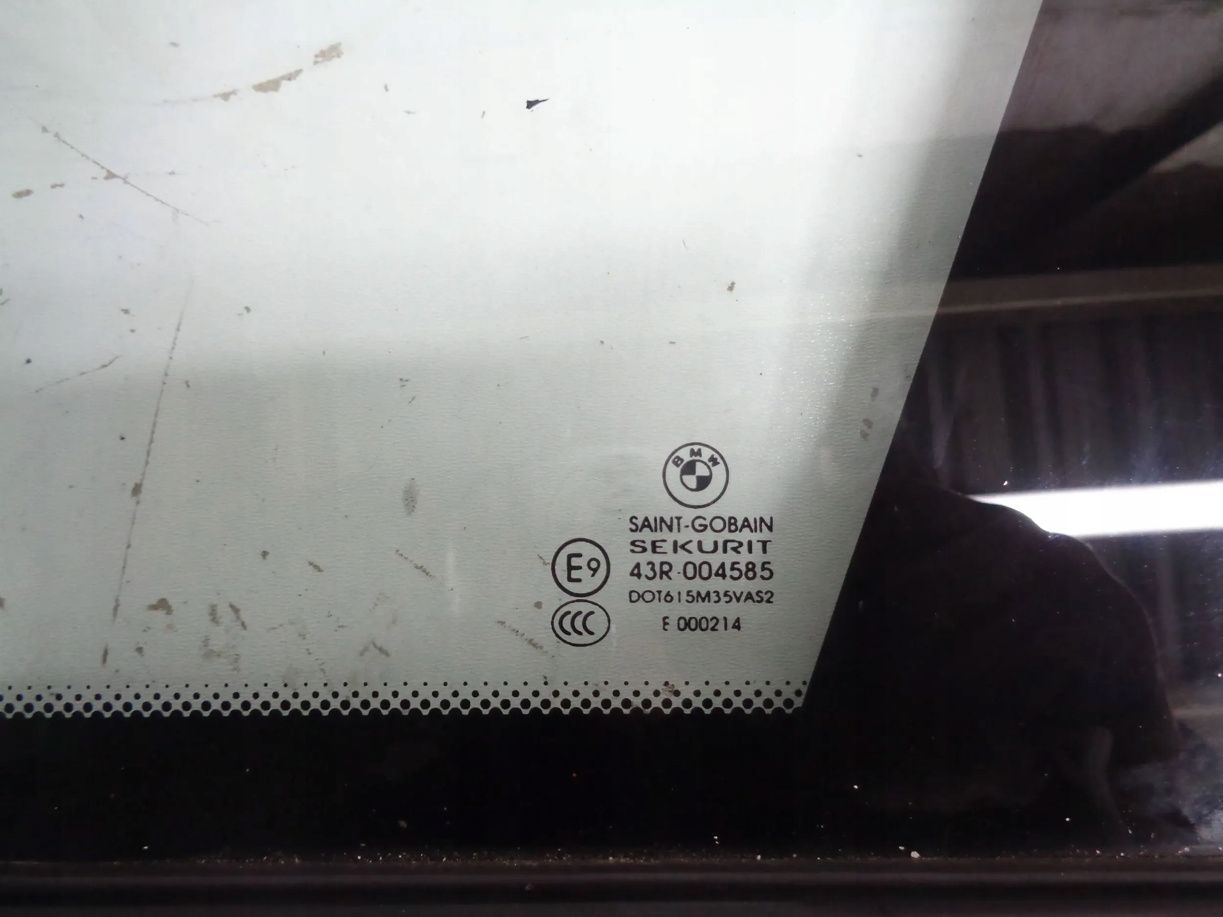 BMW X5 E70 WINDOW BODYWORK RIGHT REAR PART