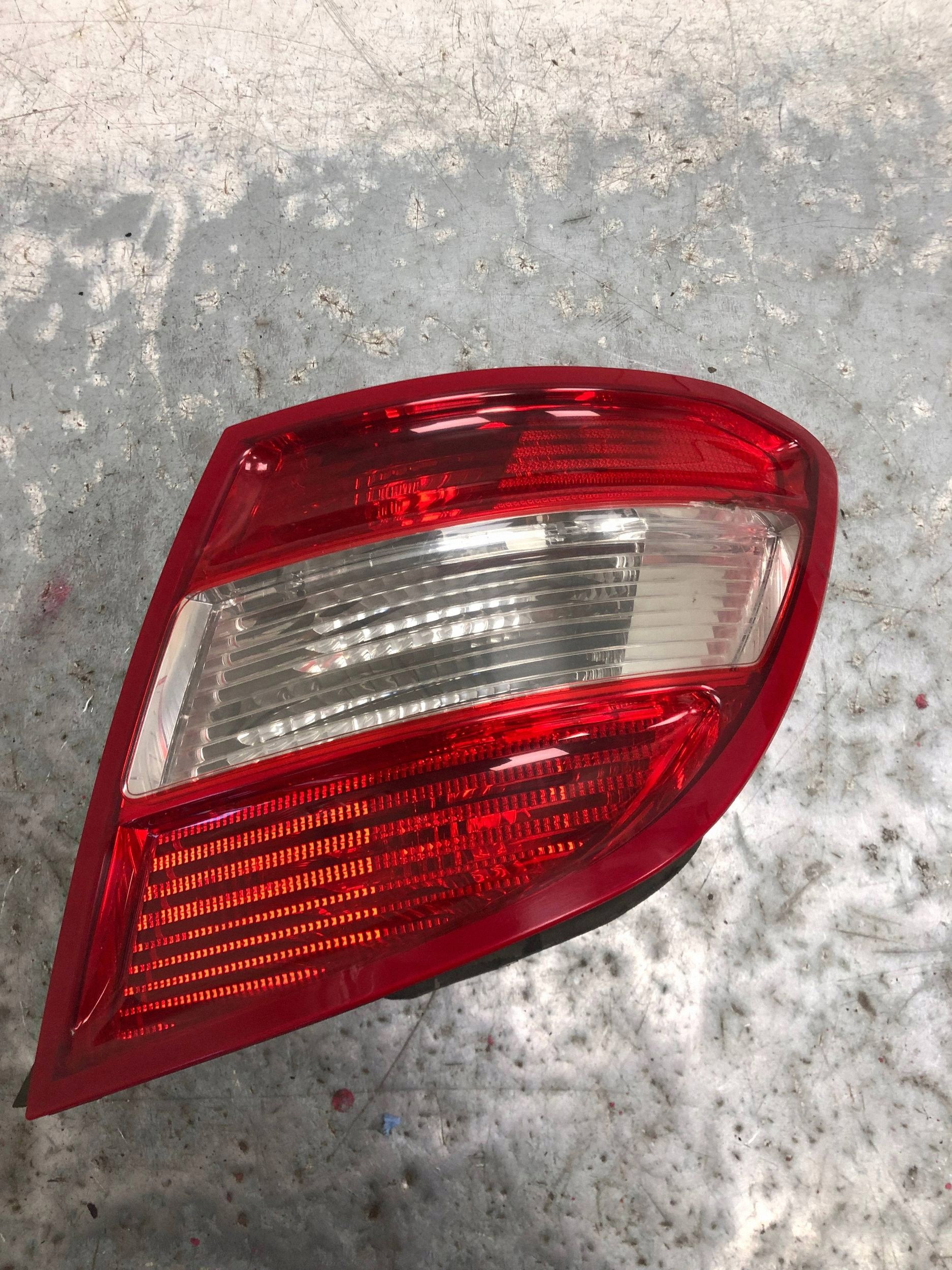 light right rear part MERCEDES W204 KOMBI 2048203664