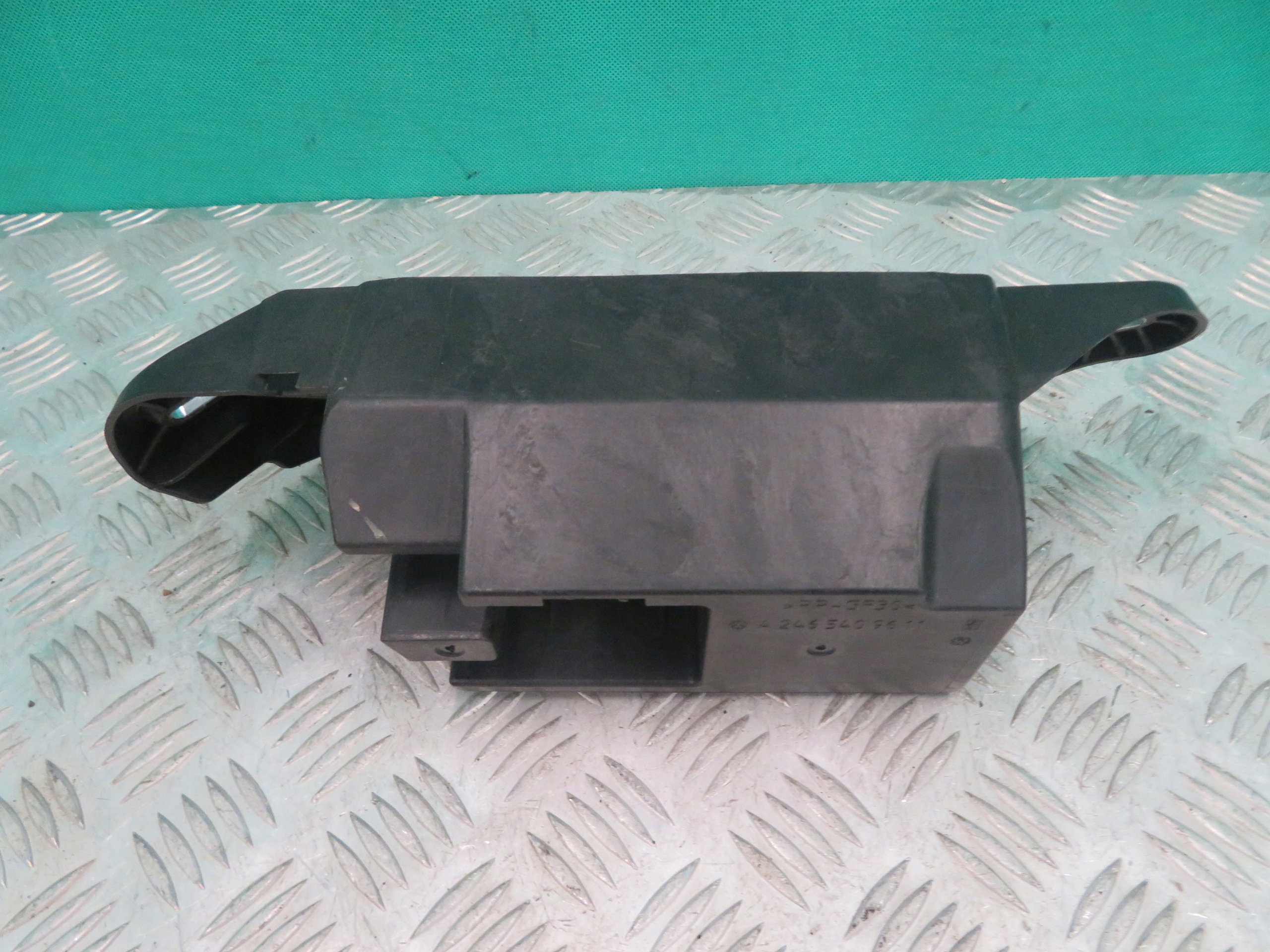 Halter AKUMULATORA MERCEDES W176 AMG 18R