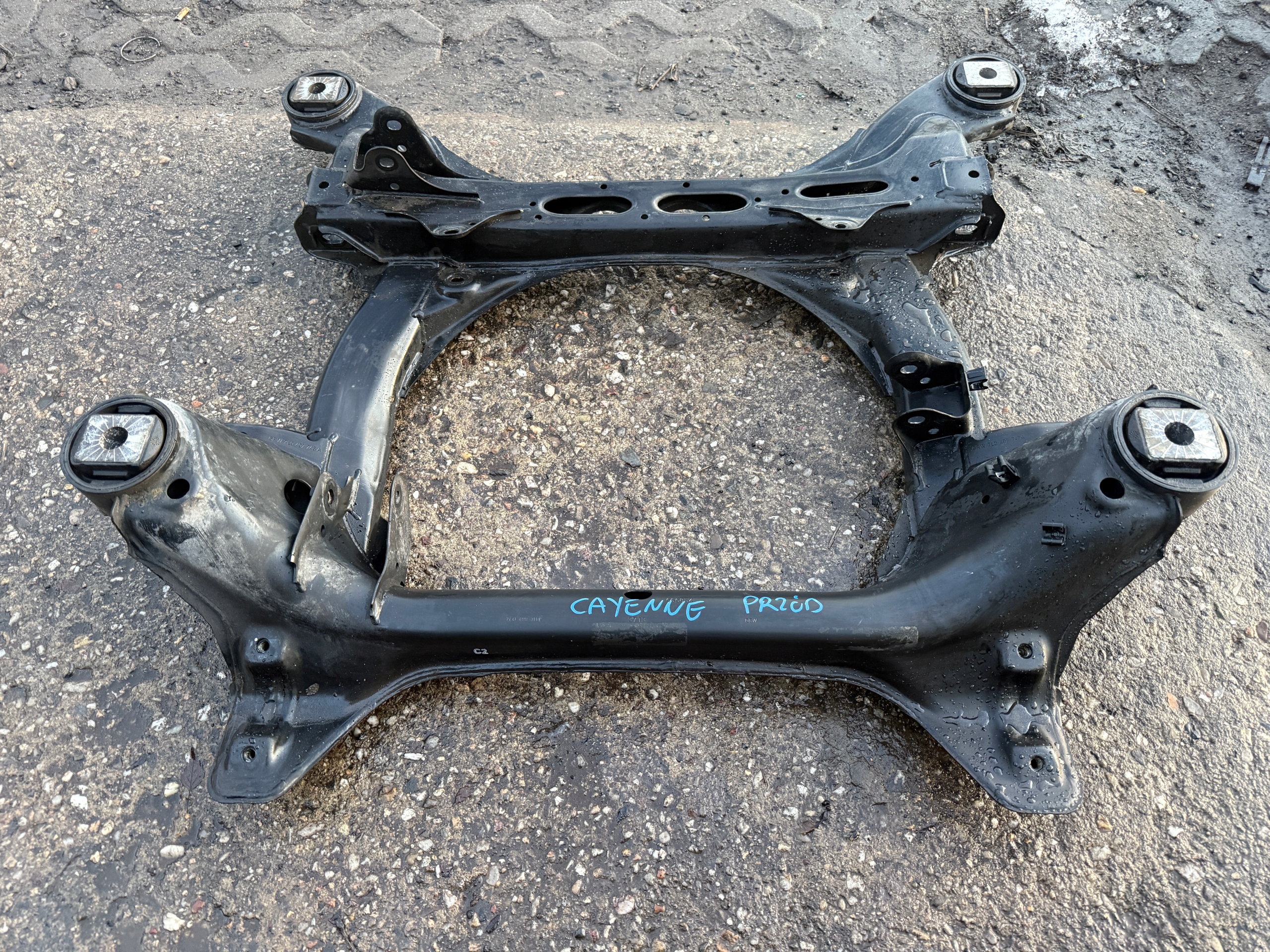 PORSCHE CAYENNE II 7P 3.0 sususpension sider axle beam front front 7L0407748A