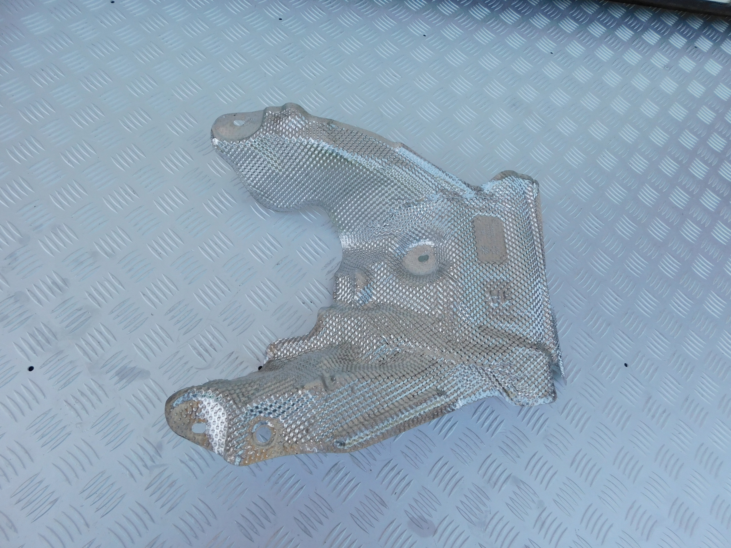 BMW SERIA 2 (U06) Active Blende Abdeckung termiczna Alu 8498374