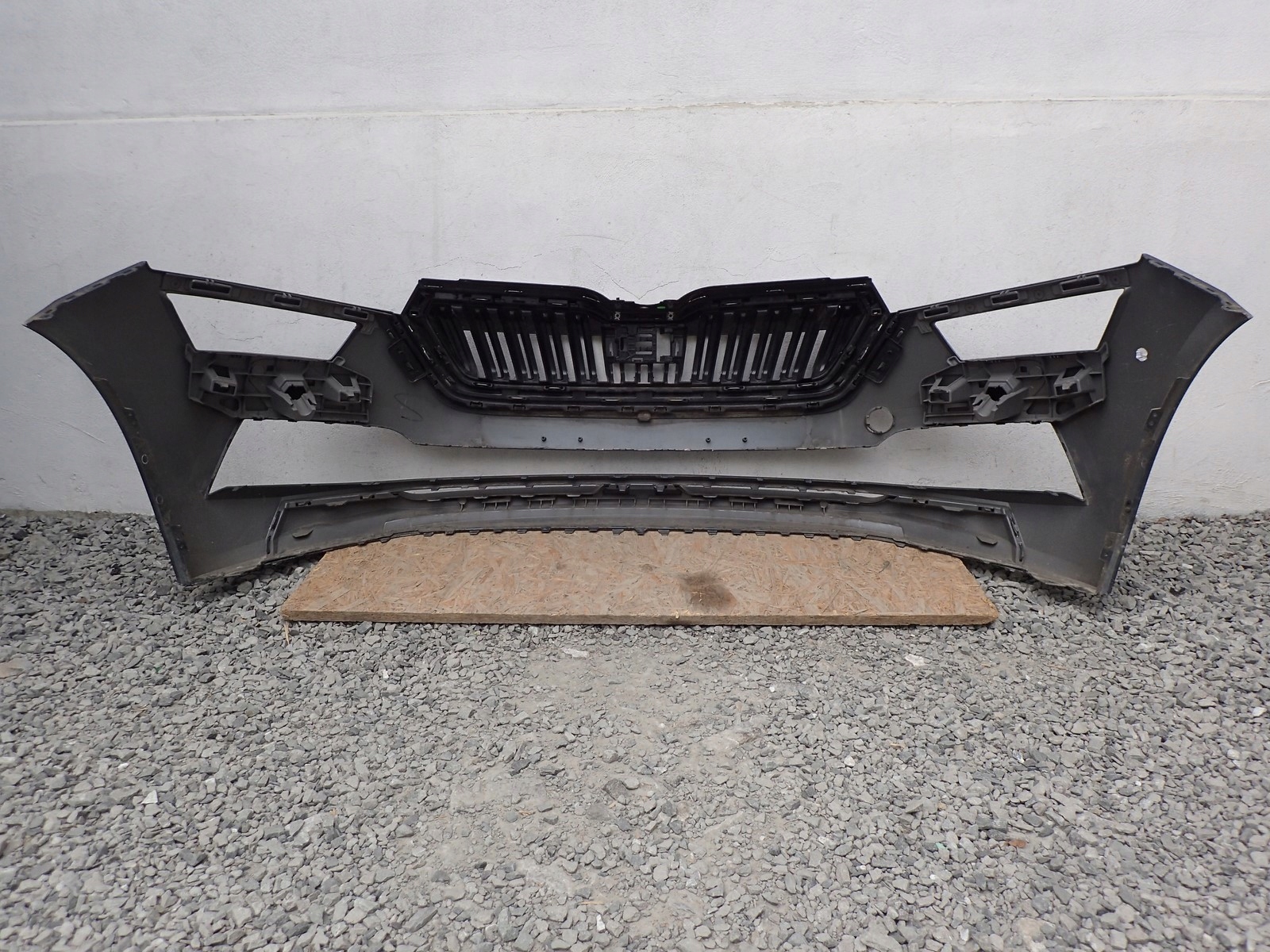 bumper front front SKODA KAMIQ 568 NW4 2019
