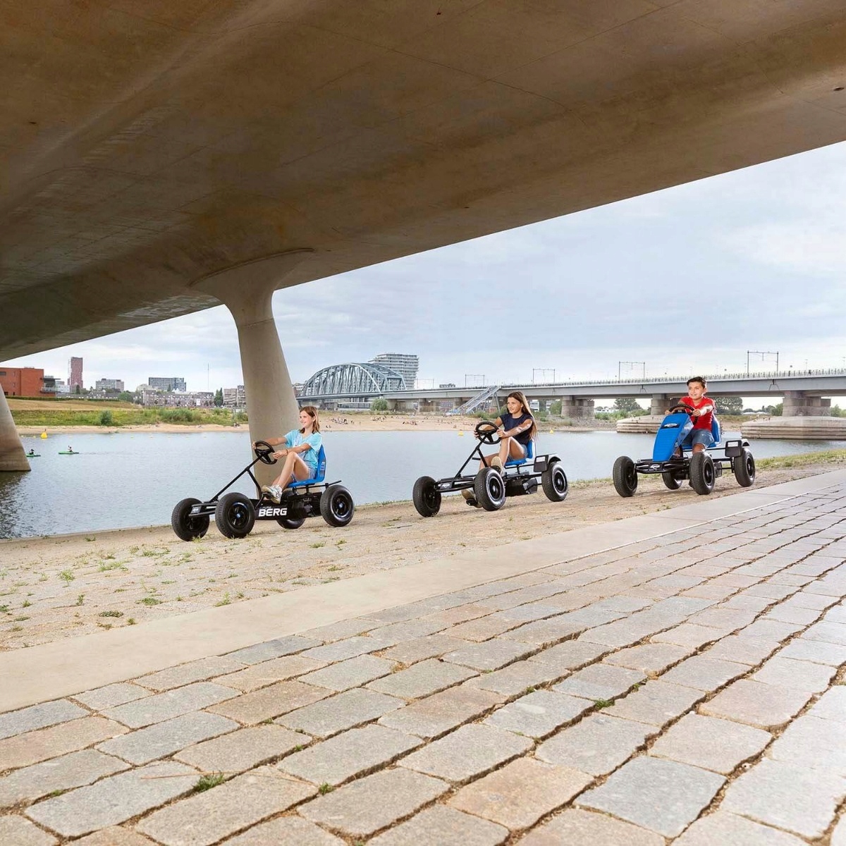 BERG XL B.SUPER RED BFR | GOKART 5+ Szerokość pojazdu 81 cm