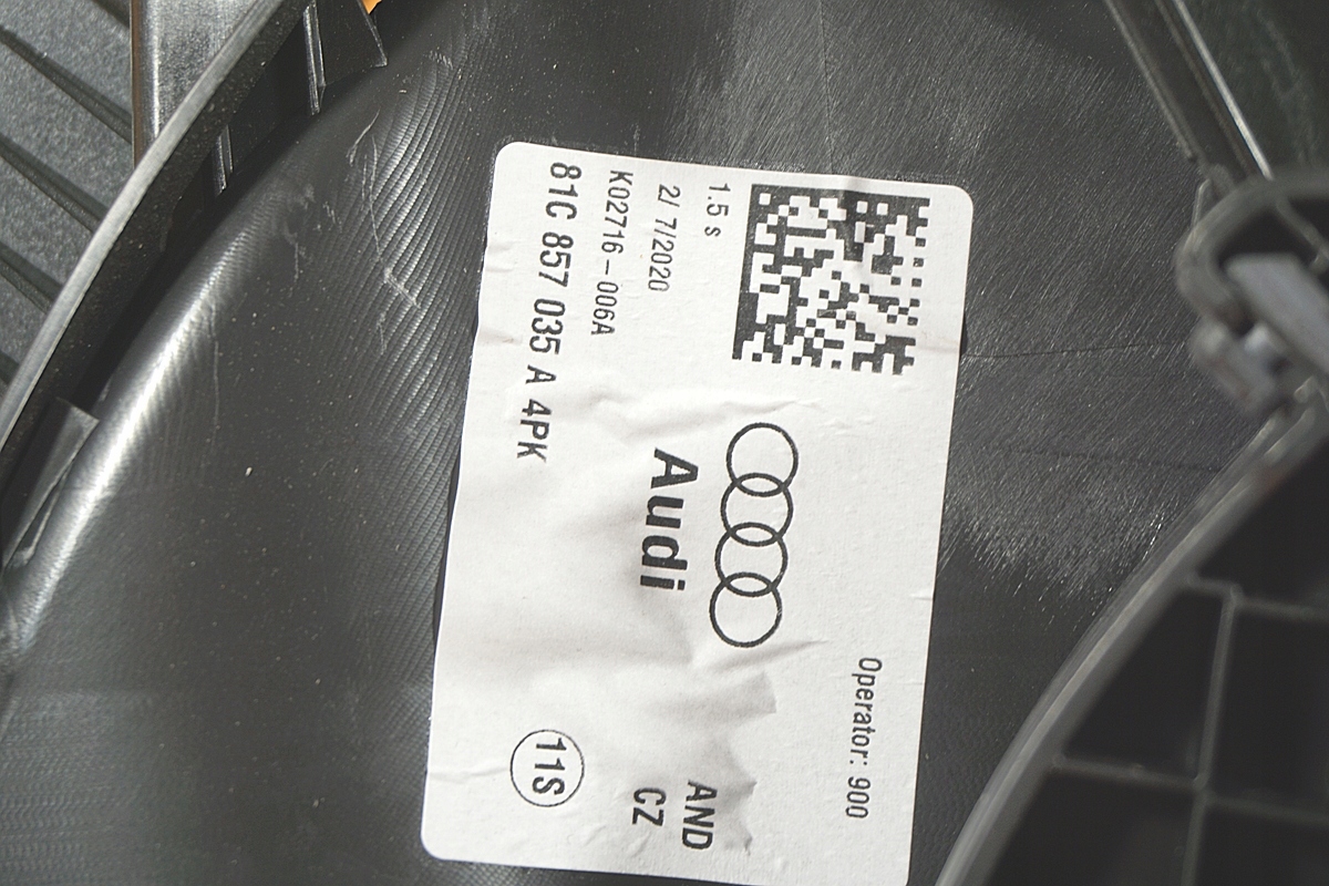 Audi Q2 81A 34KM англия бардачок пассажира 81c857035a