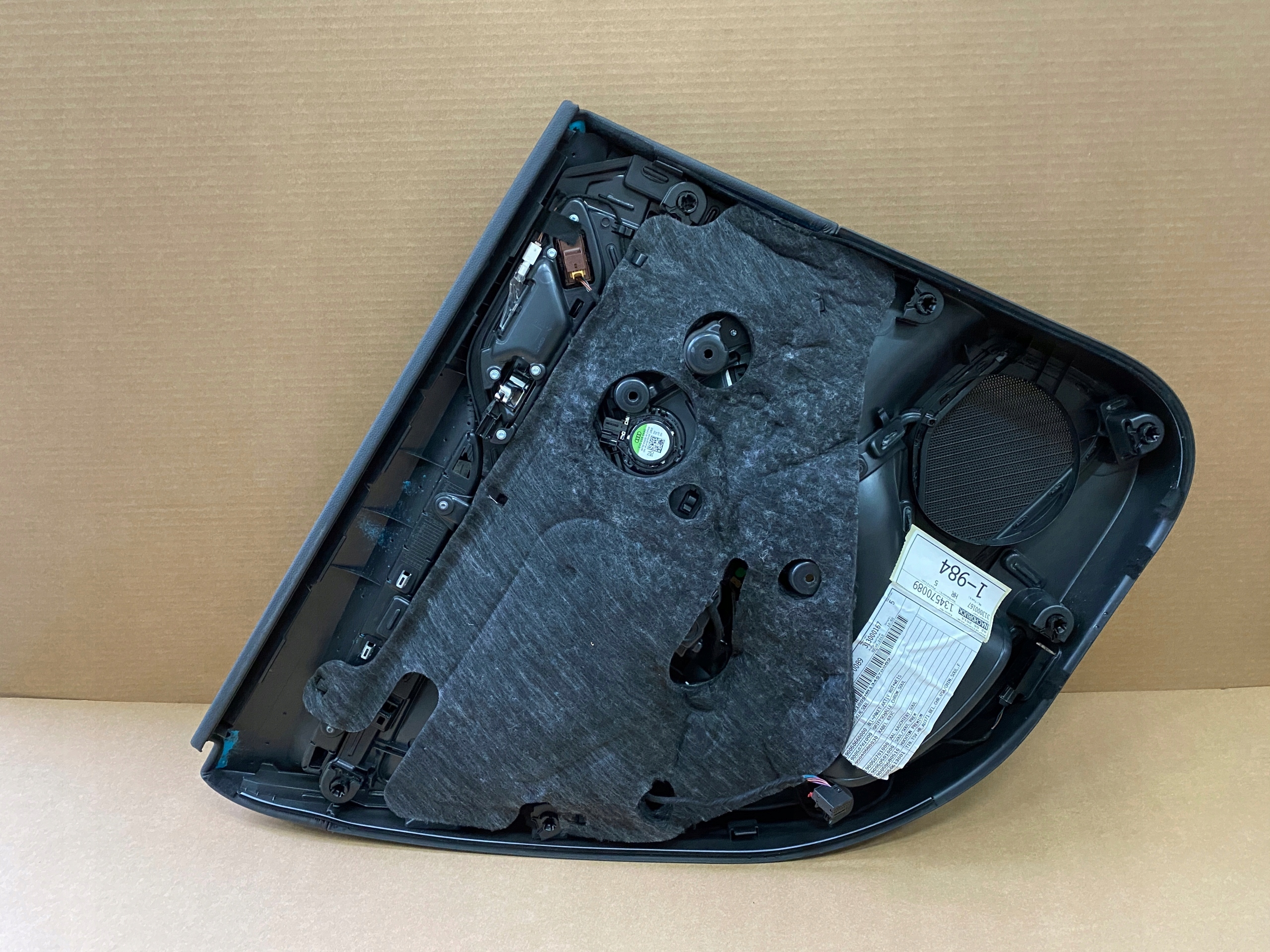 AUDI A3 8V side door right rear part leather