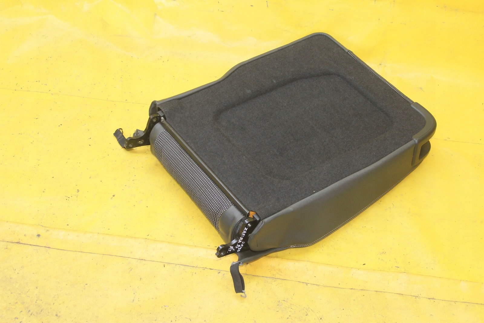 кресло задний правый 2 ZAFIRA b