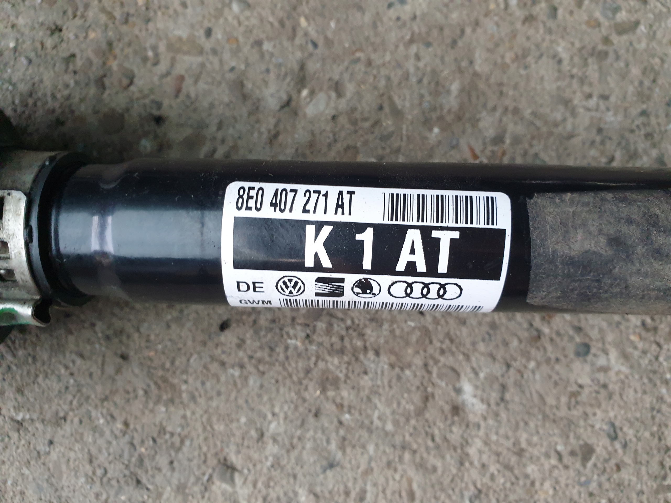 semi-axis left AUDI A4 SEAT EXEO 8e0407271AT