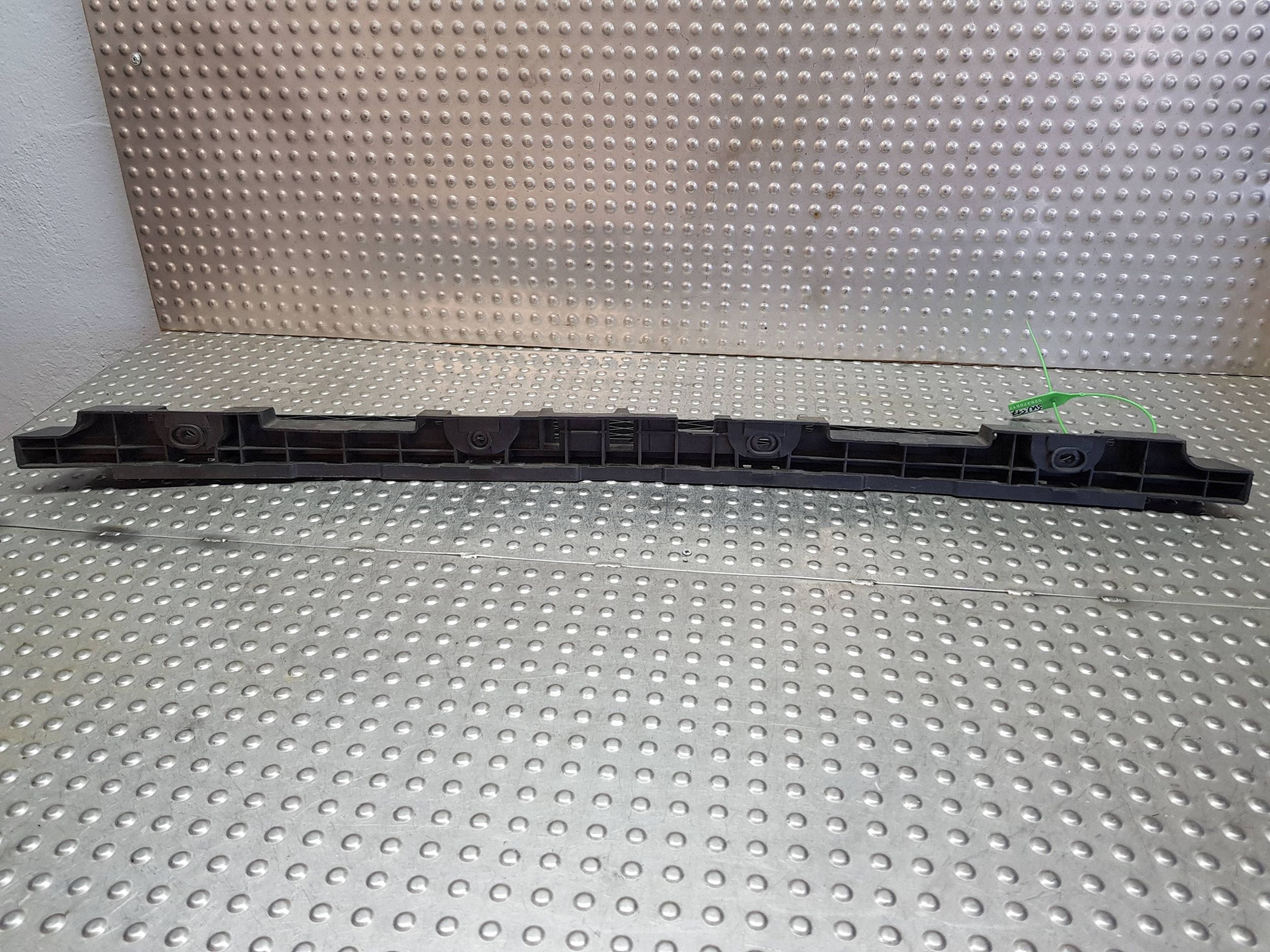 bumper bracket central rear part 3AF807863 VW PASSAT B7 KOMBI