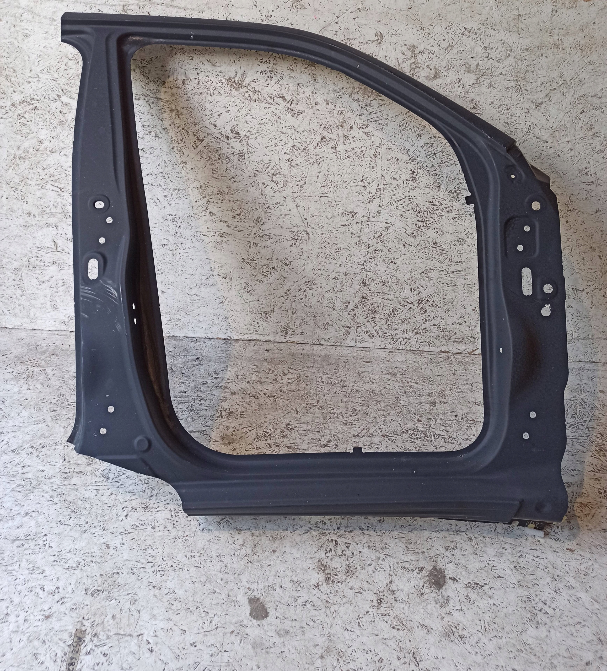 DODGE RAM 19- SŁUPEK PRAWY BOK POSZYCIE PRÓG