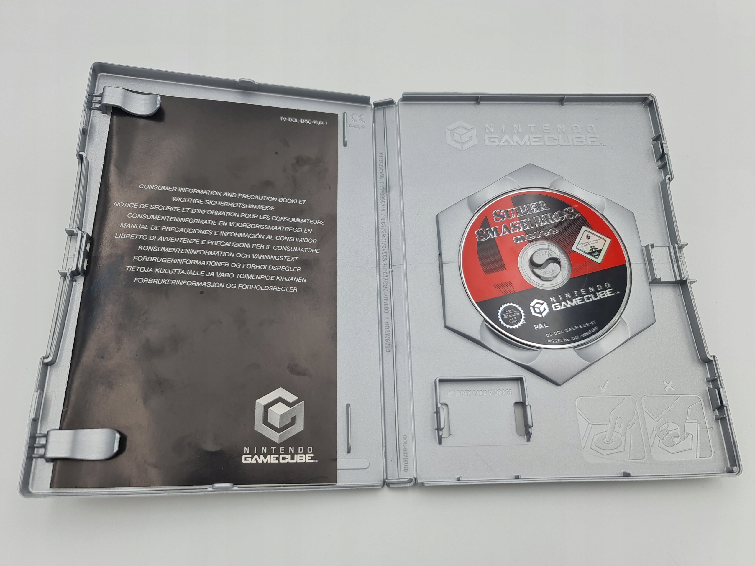 NINTENDO GAMECUBE SUPER SMASH BROS MELEE Producent Nintendo