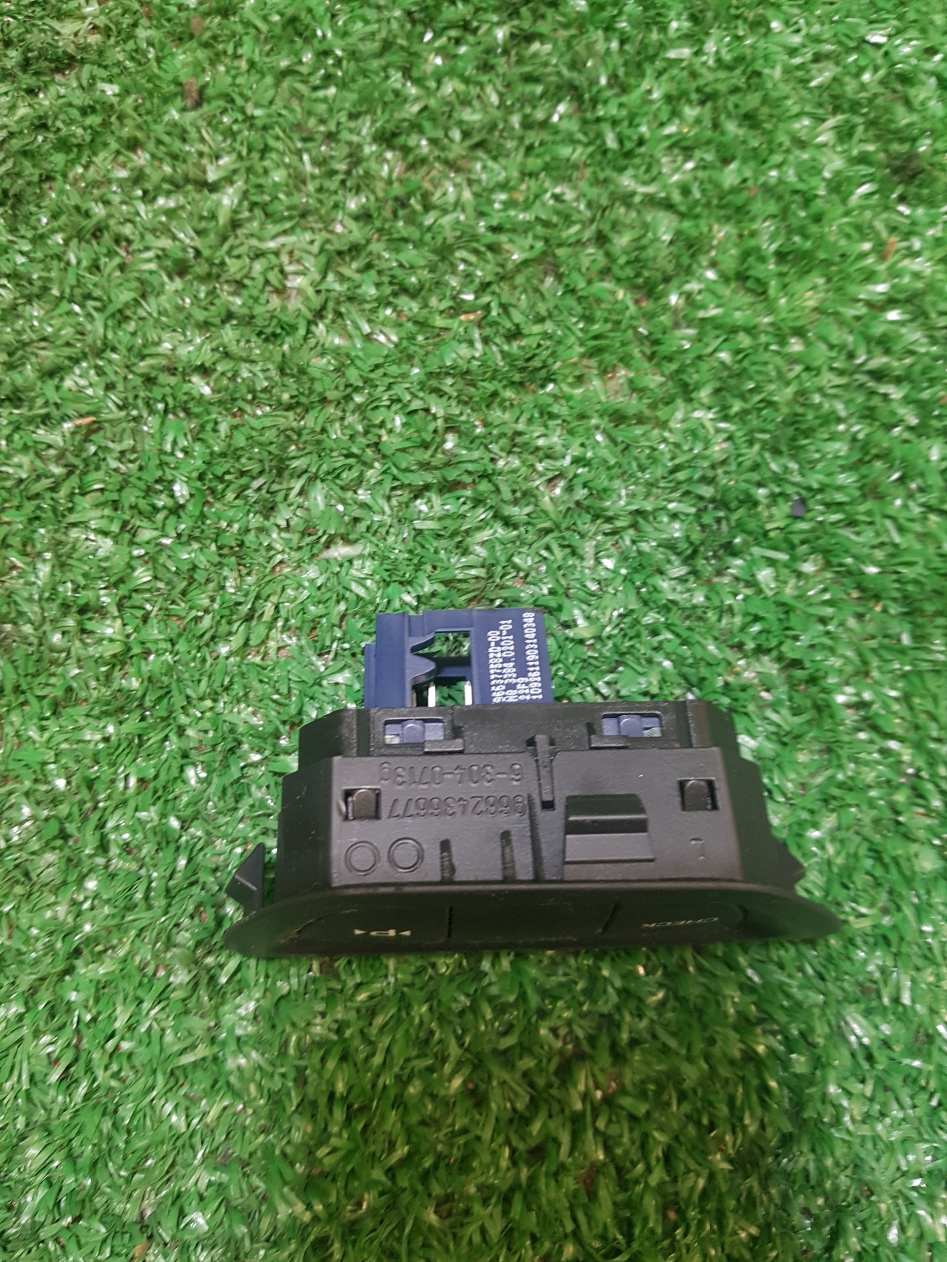 PANEL controls CITROEN C5 III 96637758ZD